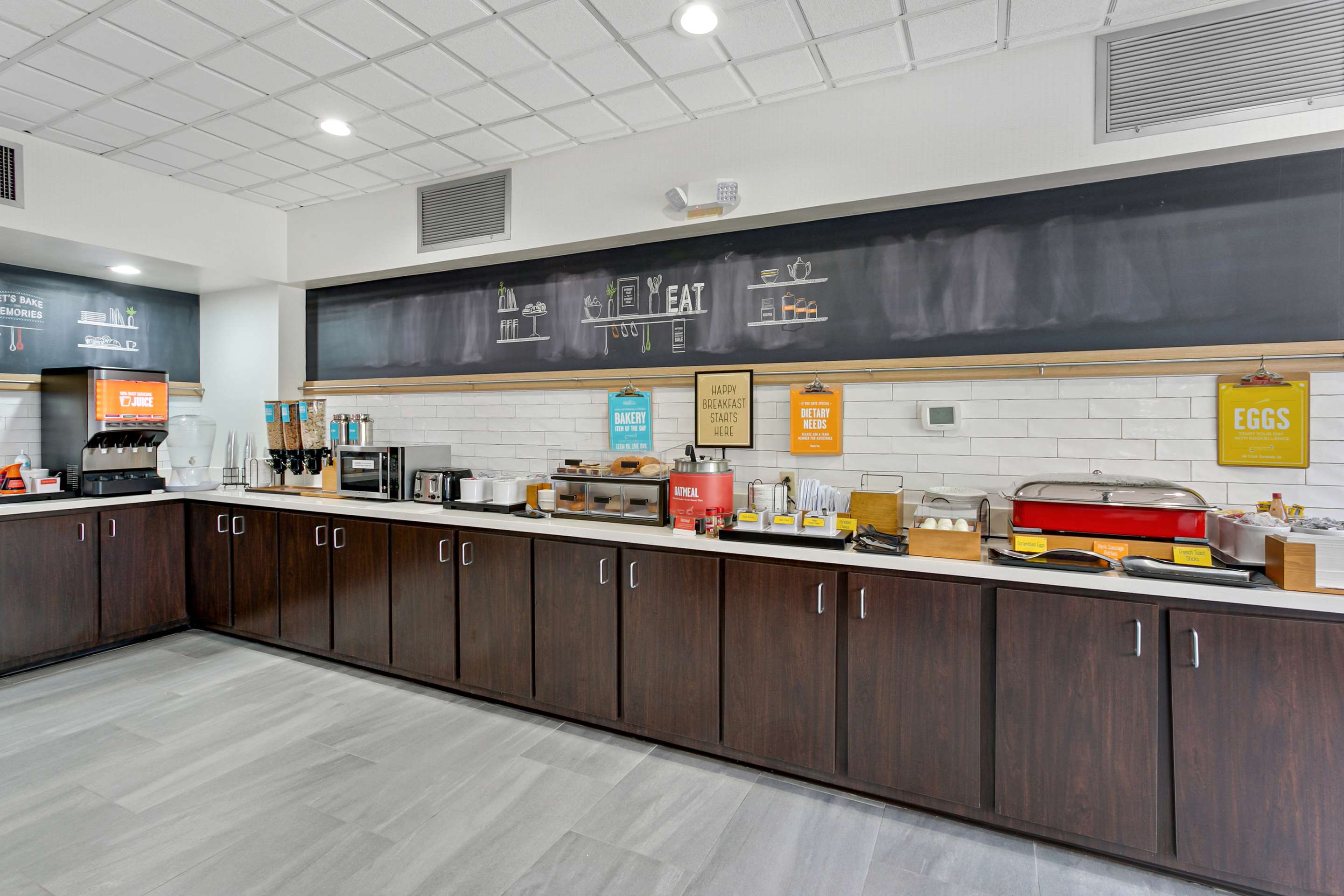 Breakfast Area | Hampton Inn Houston-Pearland