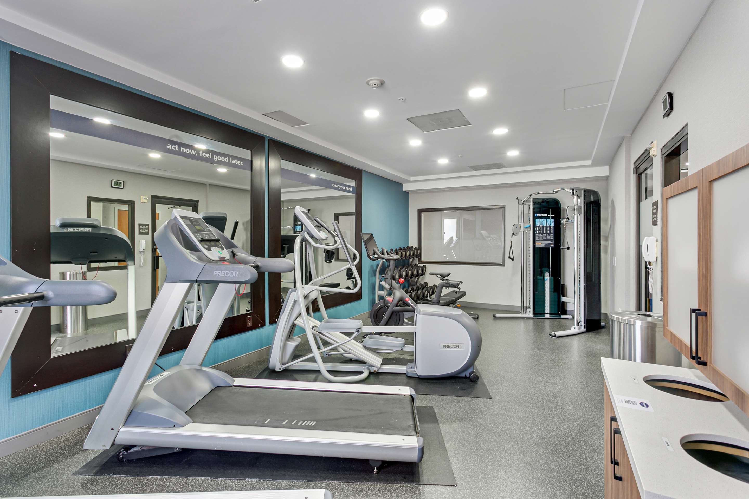 Health club fitness center gym | Hampton Inn Houston-Pearland