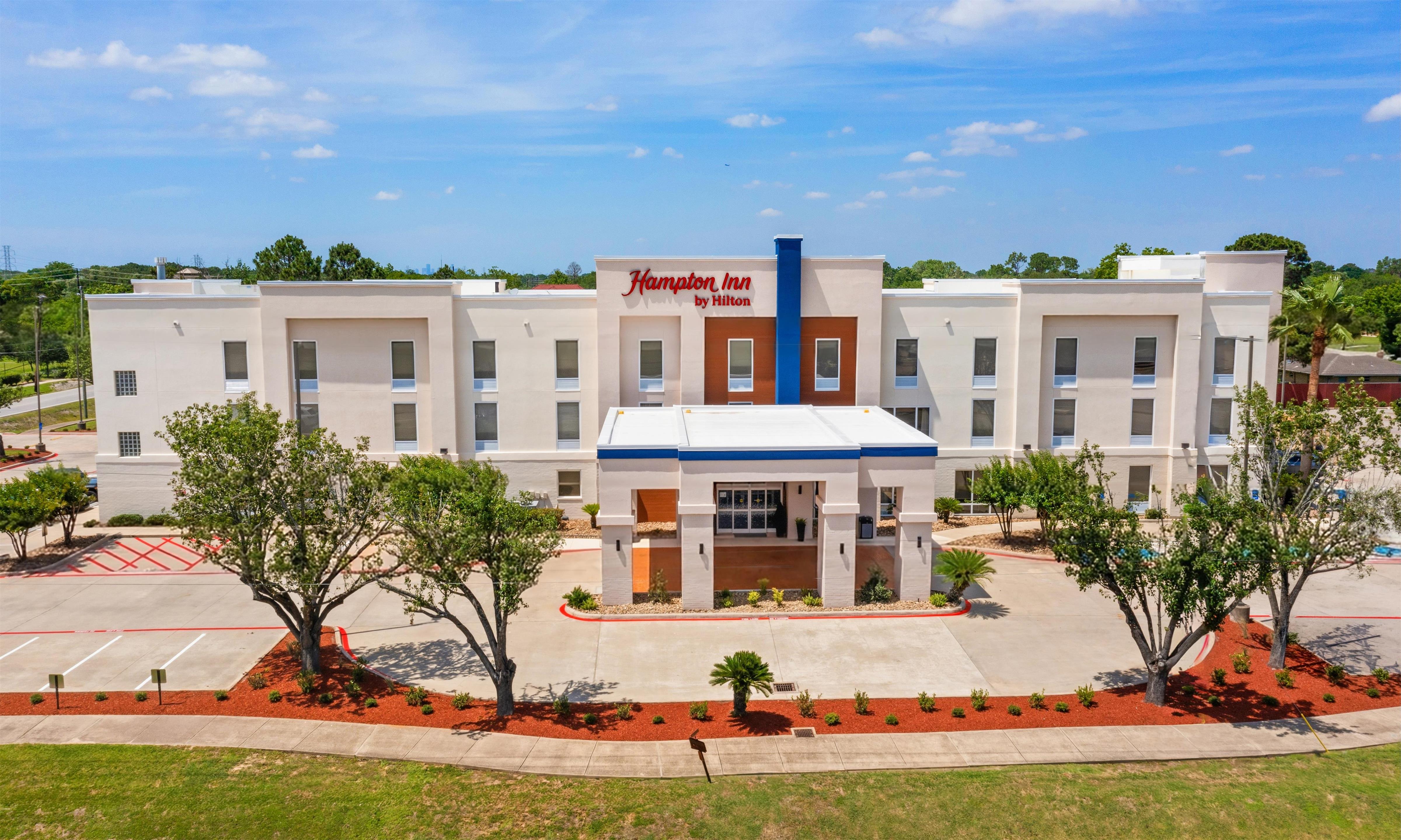 Exterior | Hampton Inn Houston-Pearland