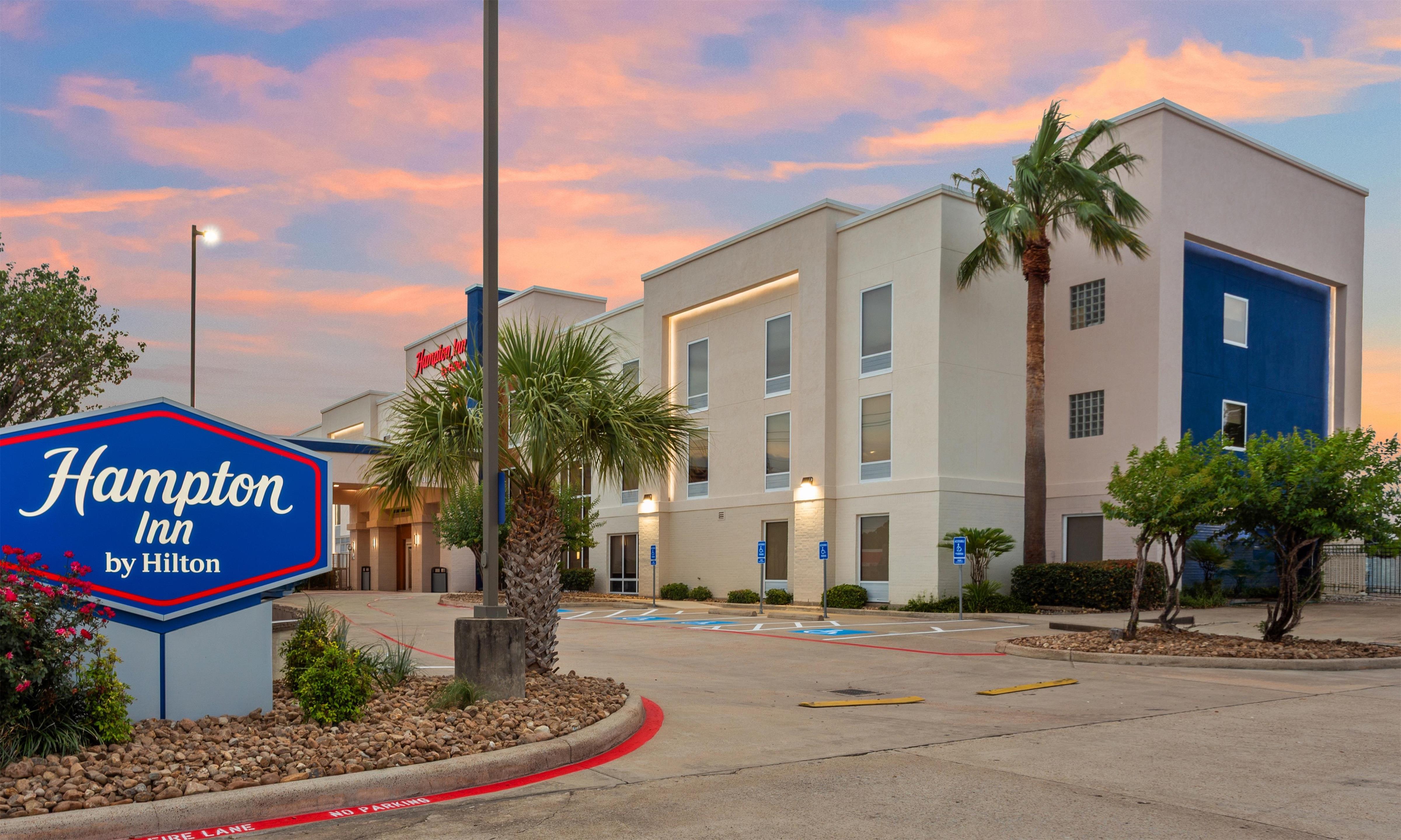 Exterior | Hampton Inn Houston-Pearland