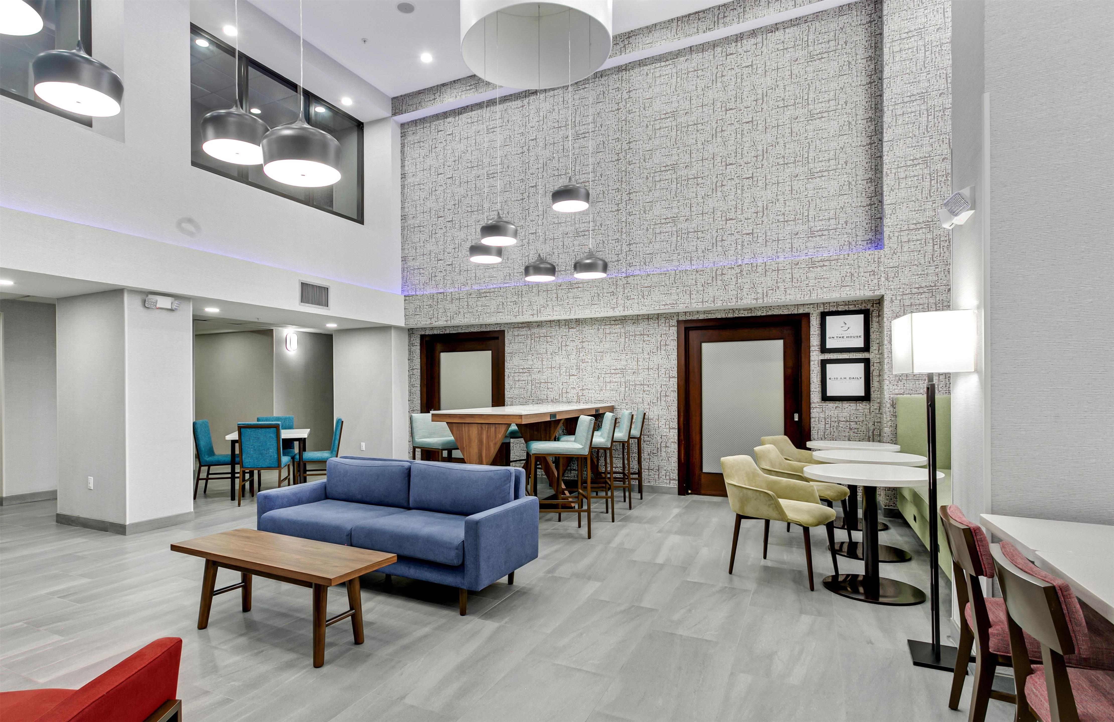Lobby | Hampton Inn Houston-Pearland