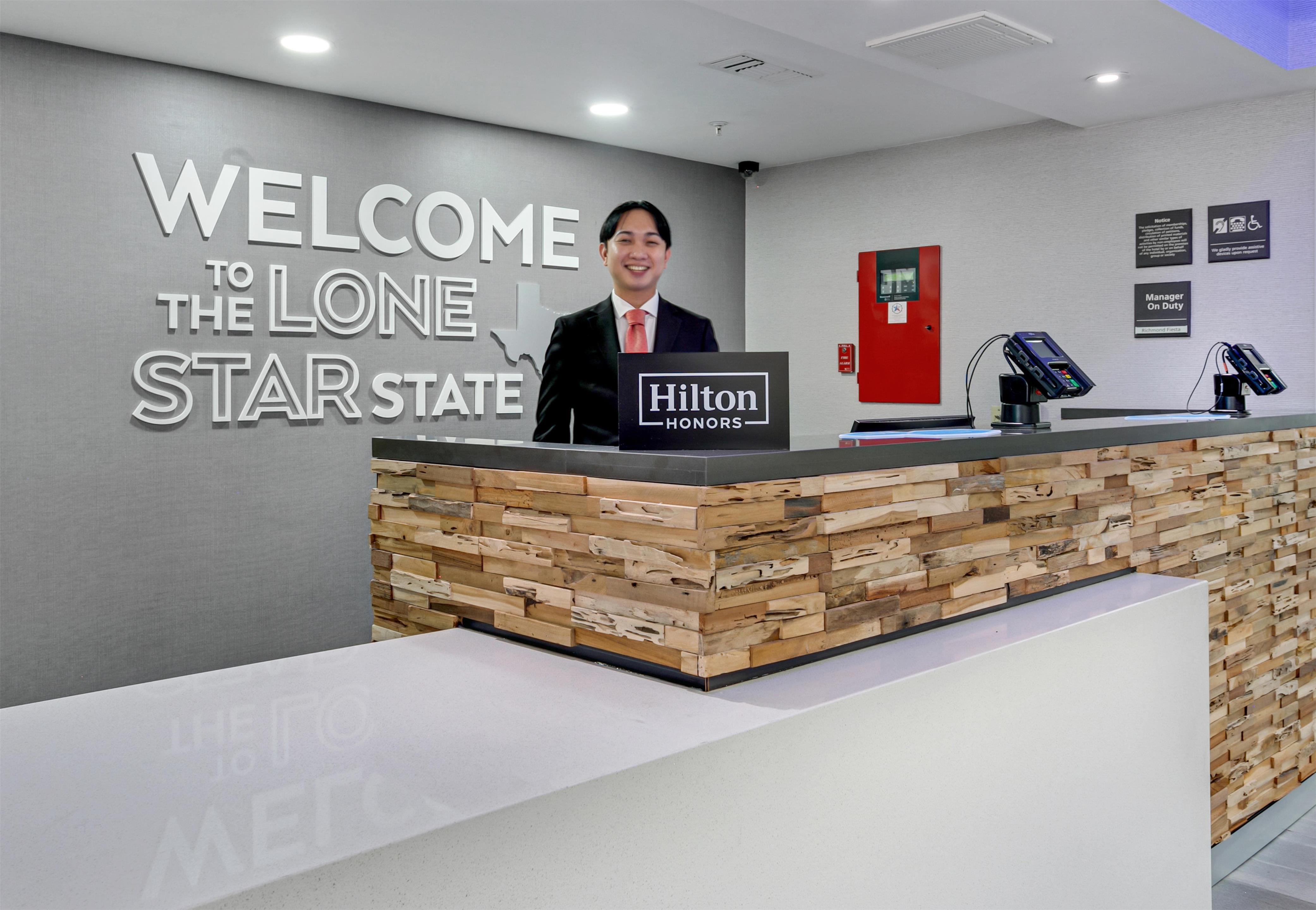 Reception | Hampton Inn Houston-Pearland