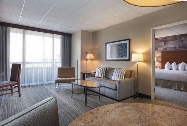  - DoubleTree Suites by Hilton Hotel Galleria Houston