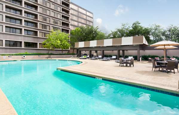 Pool - DoubleTree Suites by Hilton Hotel Galleria Houston