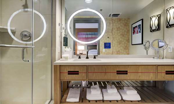  - Hilton University of Houston Hotel - I-45, Exits 44A & 44B