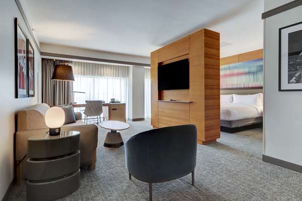  - Hilton University of Houston Hotel - I-45, Exits 44A & 44B