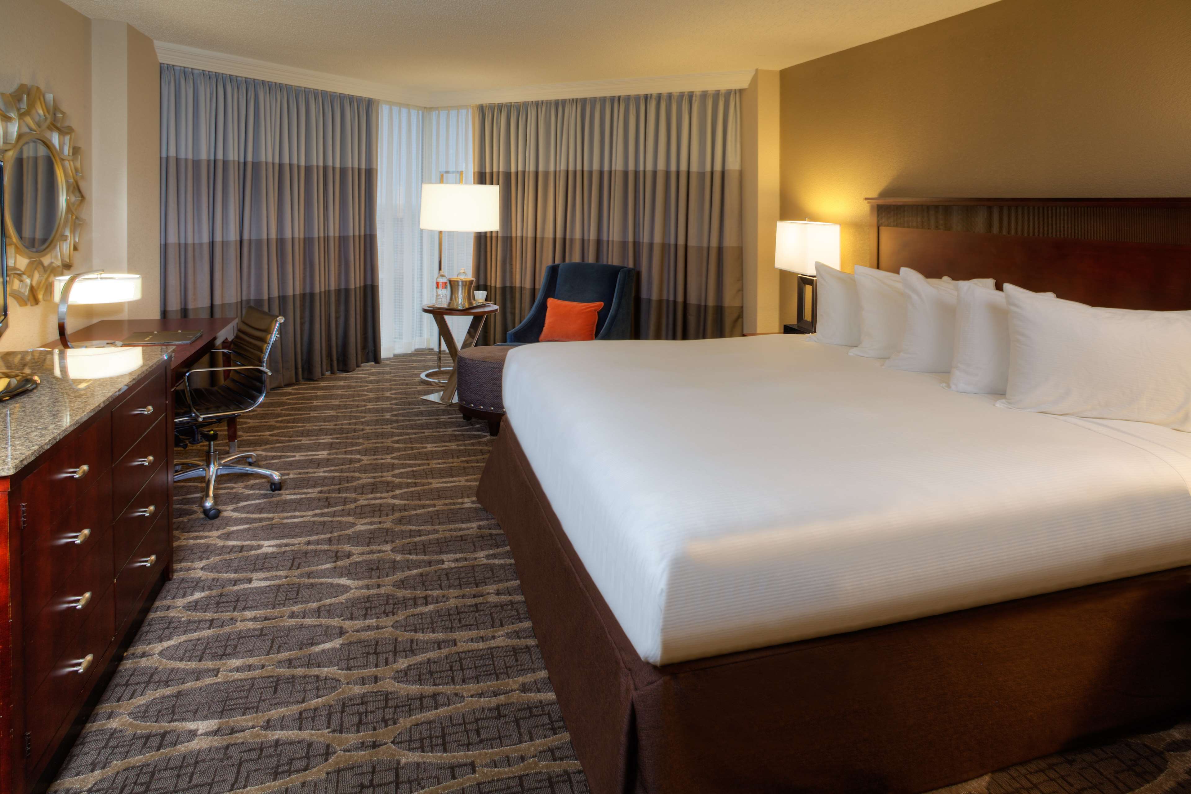 Hilton Houston Westchase Room Type - 1KNG MOB HEARNG ACC RI-SHW
