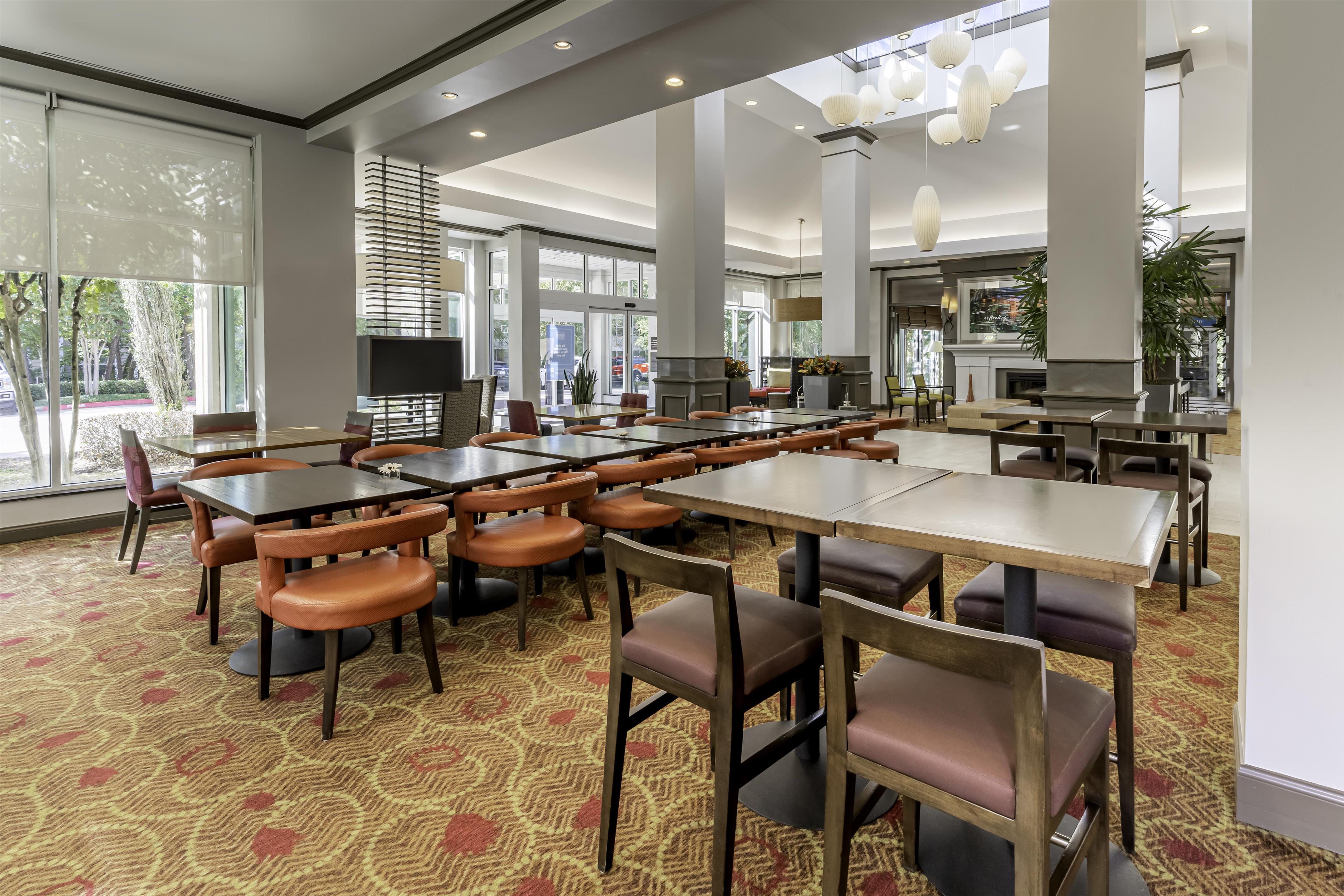 Lobby | Hilton Garden Inn Houston/The Woodlands