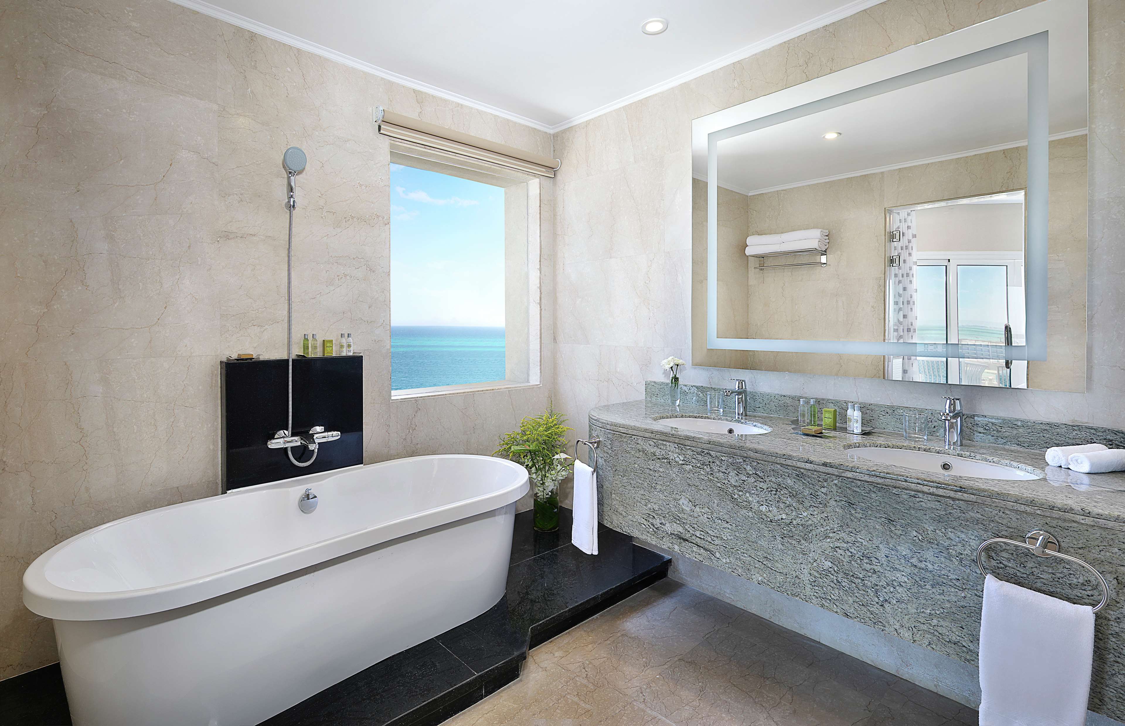 Hilton Hurghada Plaza Room Type - KING BLUE BAY SUITE W VIEW