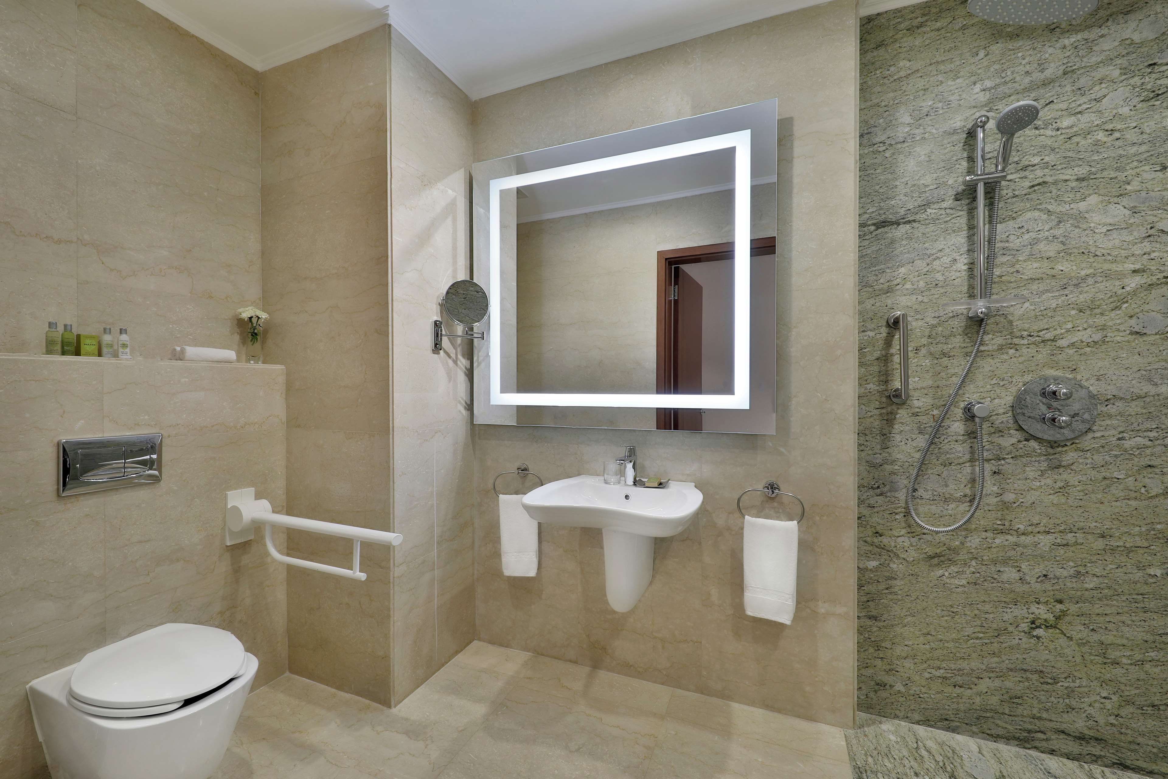 Hilton Hurghada Plaza Room Type - KING ACCESSIBLE GUEST ROOM