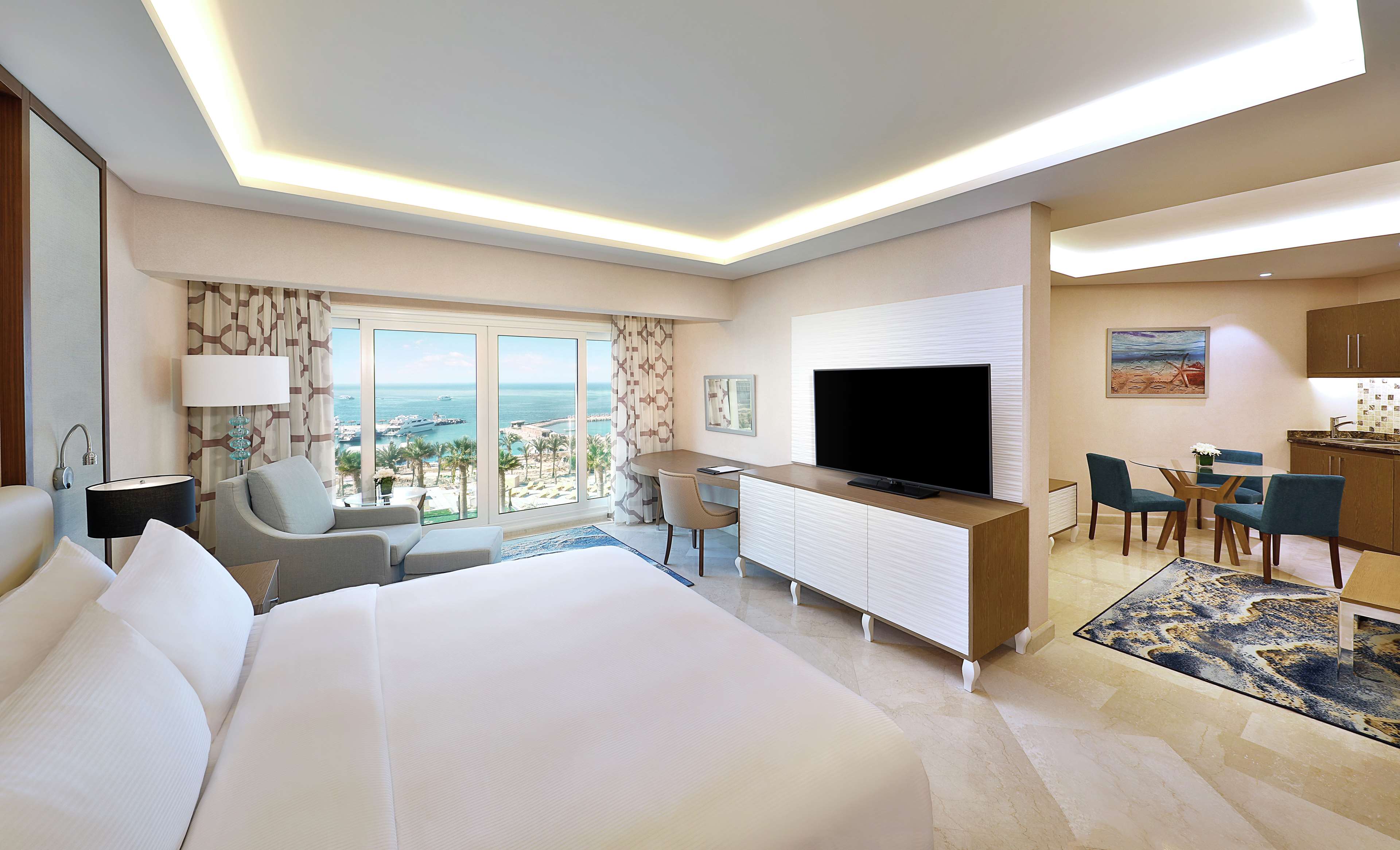 Hilton Hurghada Plaza Room Type - KING FAM JUNIOR STE W VIEW