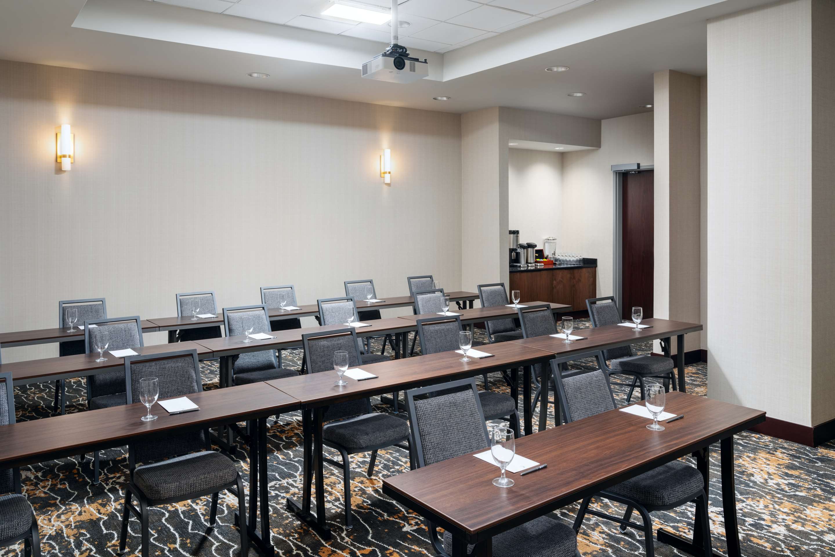Meeting Room | Embassy Suites by Hilton Huntsville