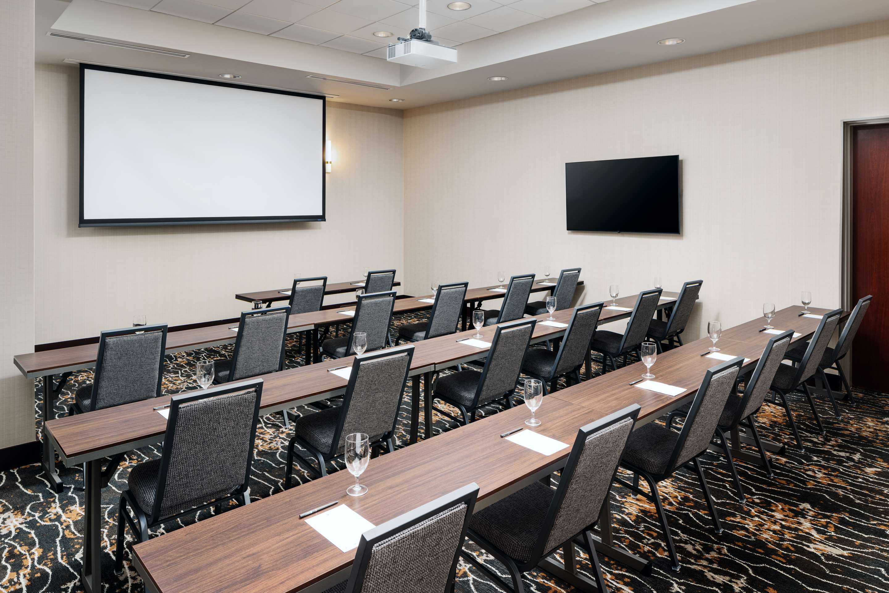 Meeting Room | Embassy Suites by Hilton Huntsville