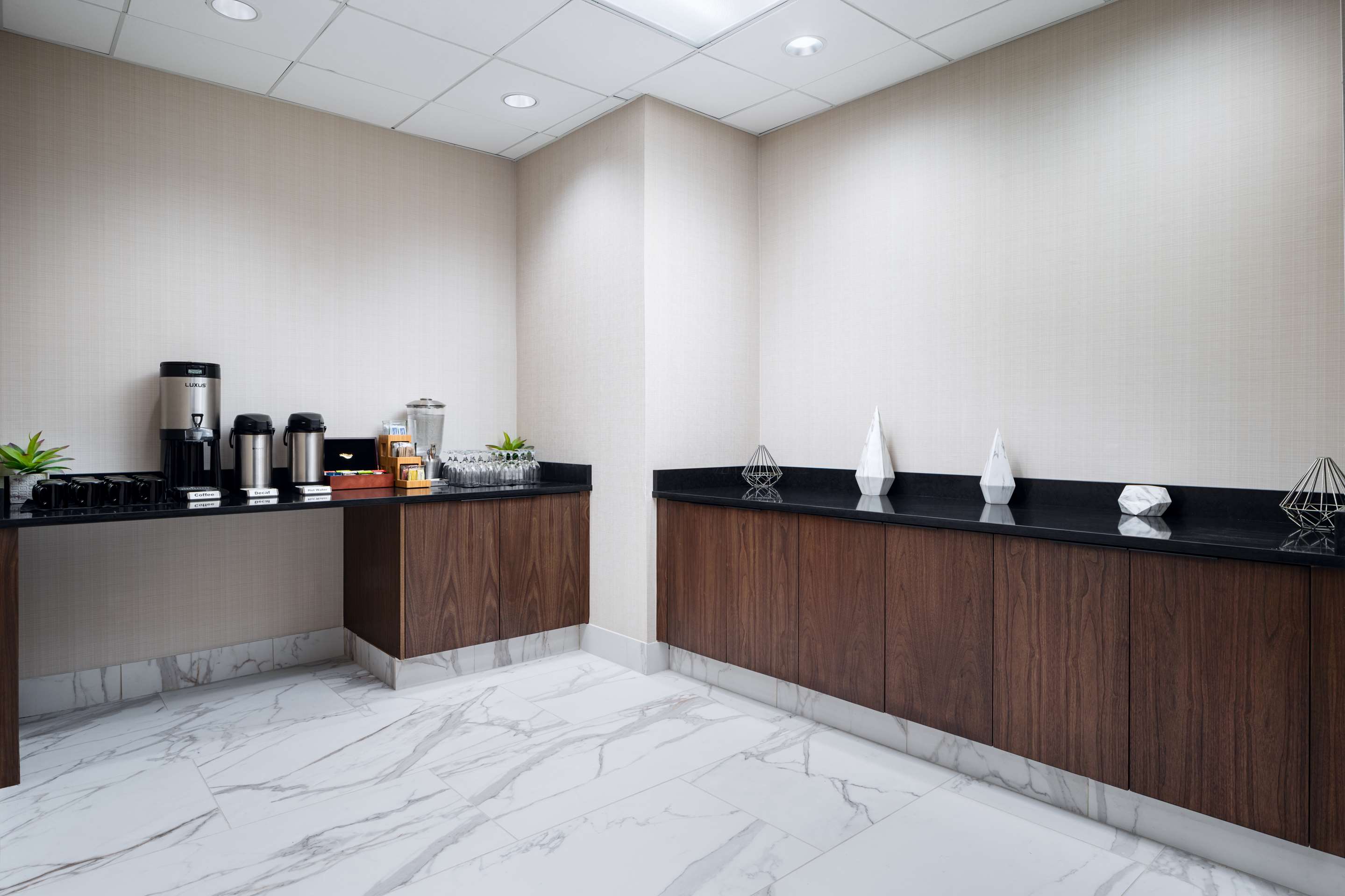 Meeting Room | Embassy Suites by Hilton Huntsville