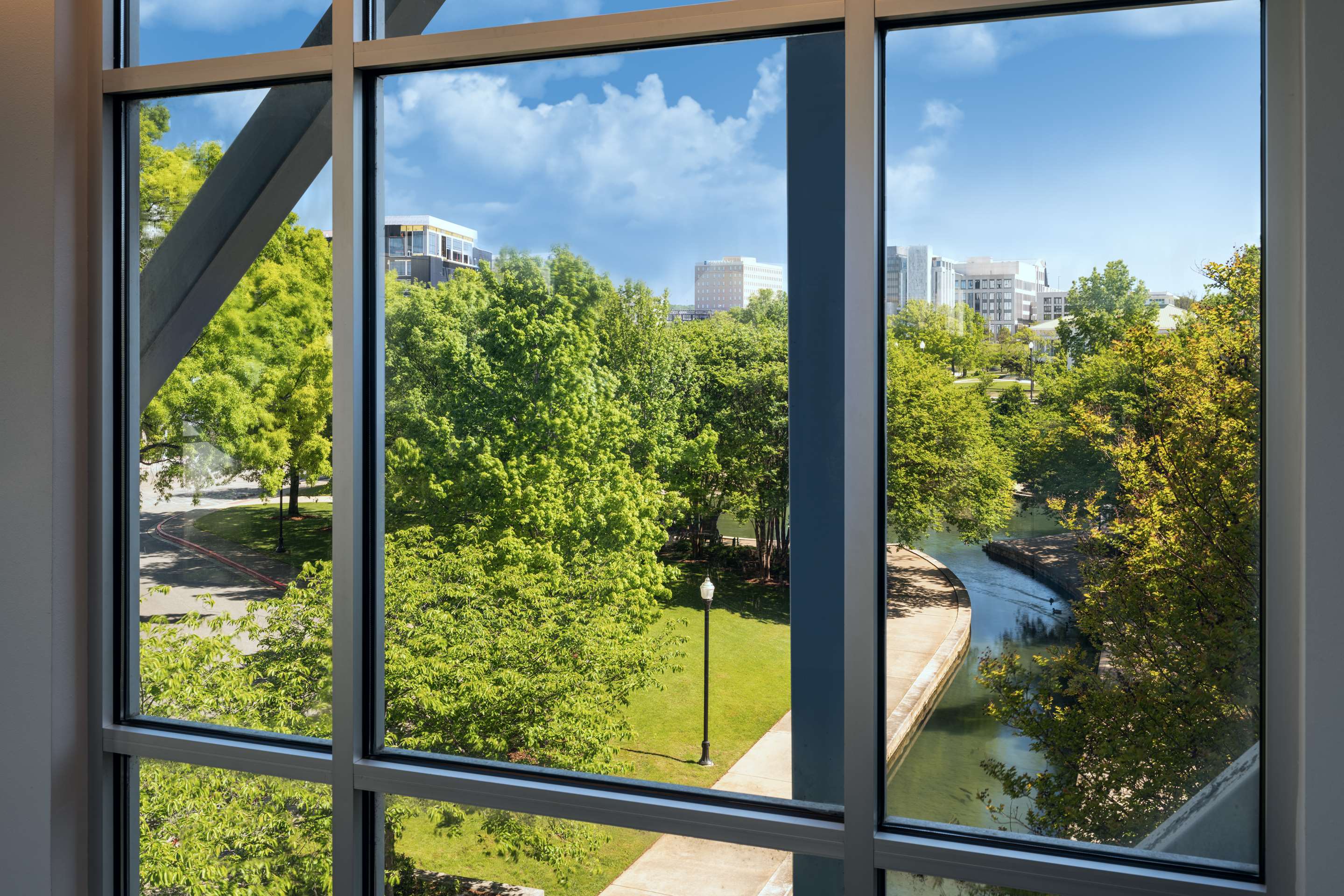 Meeting Room | Embassy Suites by Hilton Huntsville