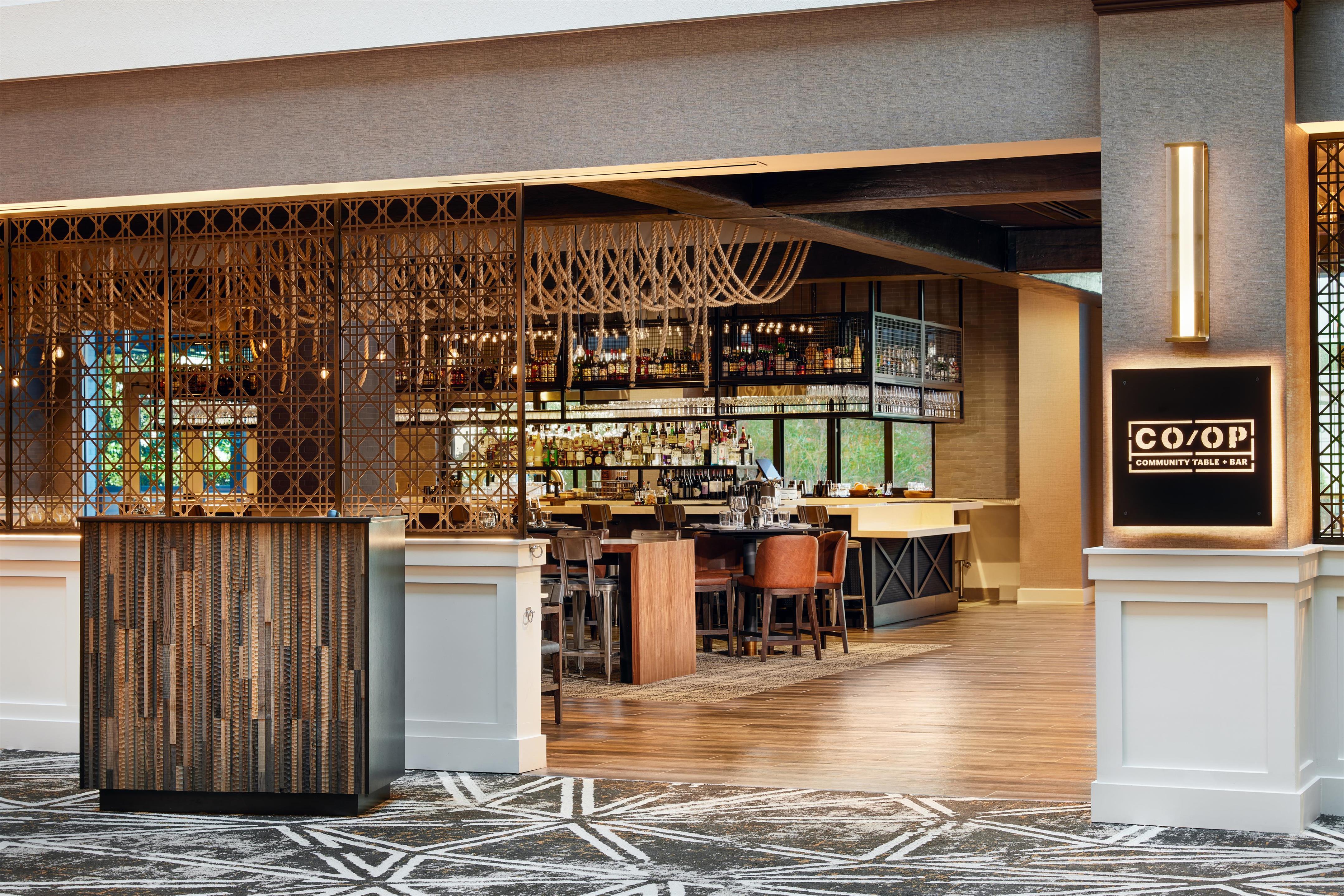 Restaurant | Embassy Suites by Hilton Huntsville