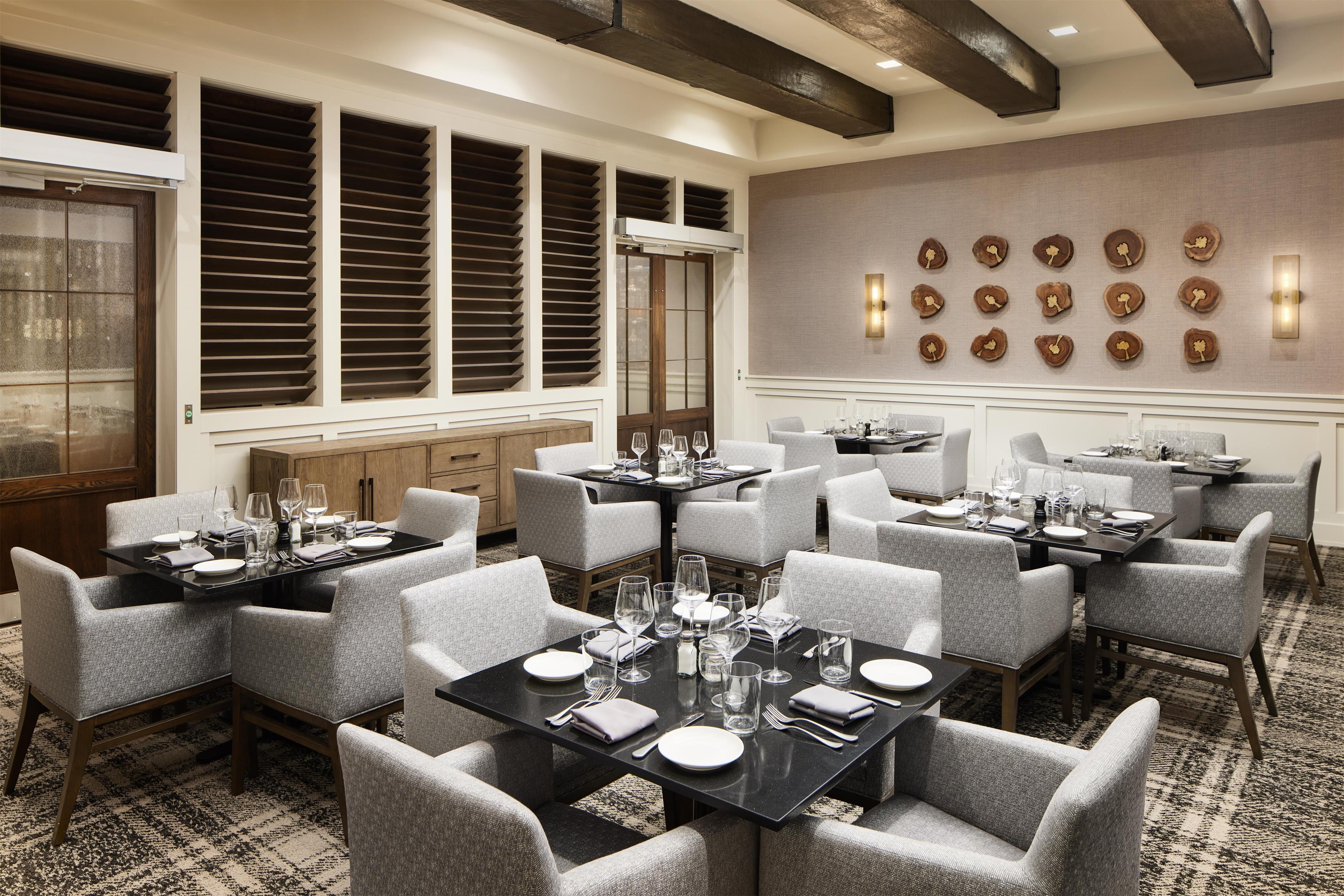 Restaurant | Embassy Suites by Hilton Huntsville