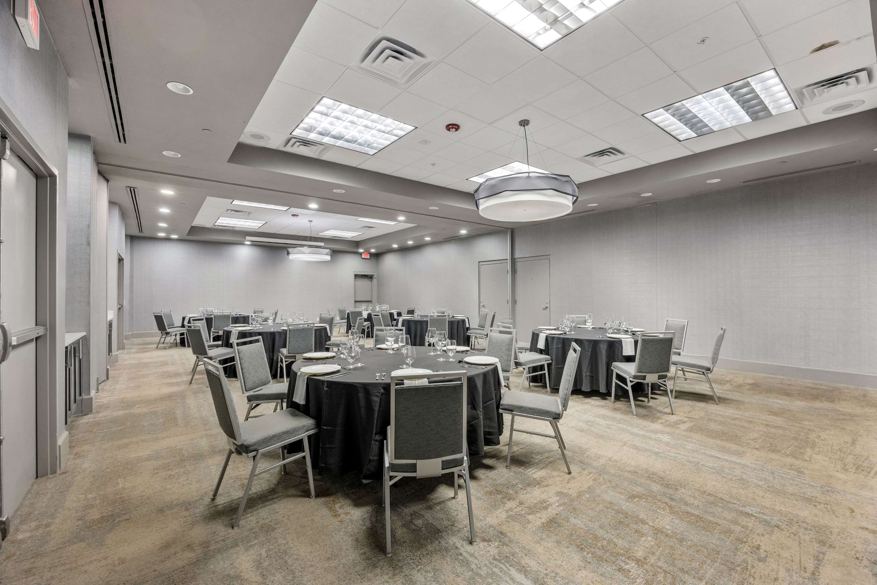 Meeting Room | DoubleTree Suites by Hilton Hotel Huntsville South