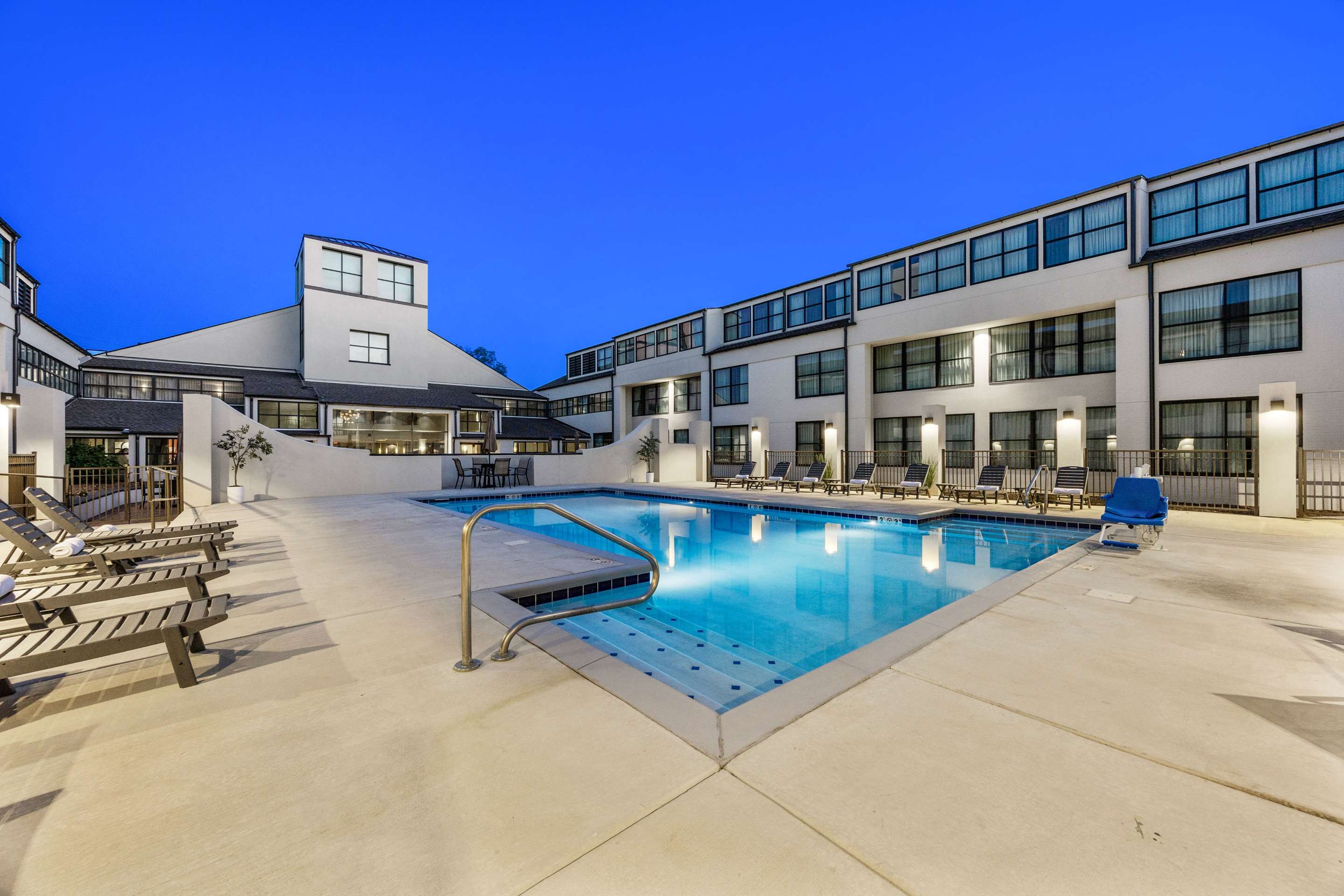 Pool | DoubleTree Suites by Hilton Hotel Huntsville South