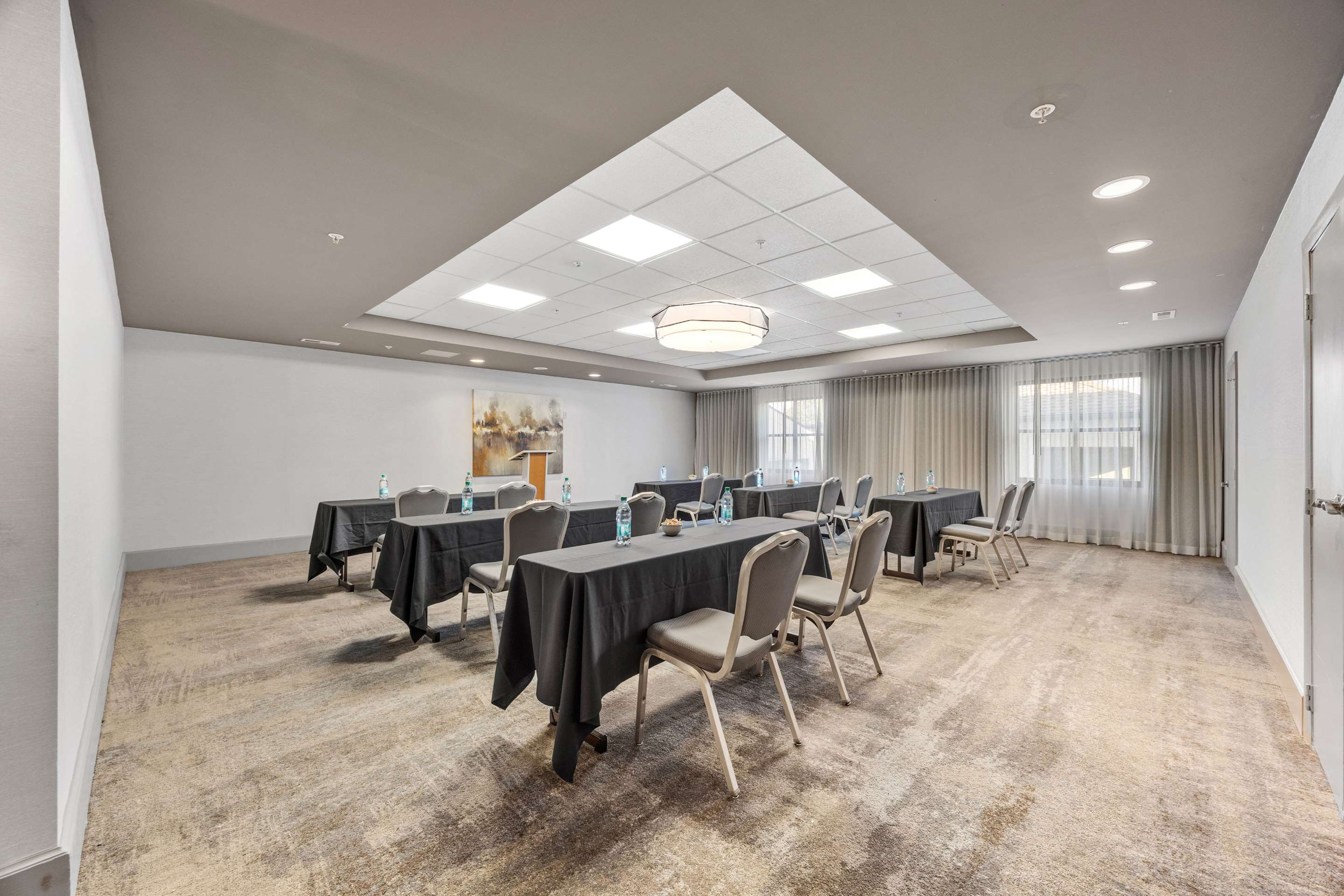 Meeting Room | DoubleTree Suites by Hilton Hotel Huntsville South