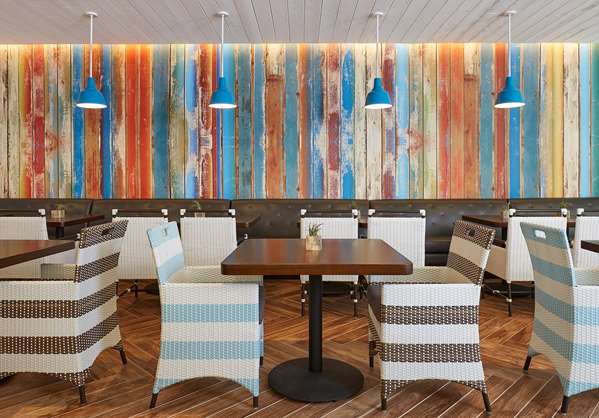 Restaurant - Hilton Waterfront Beach Resort Huntington Beach