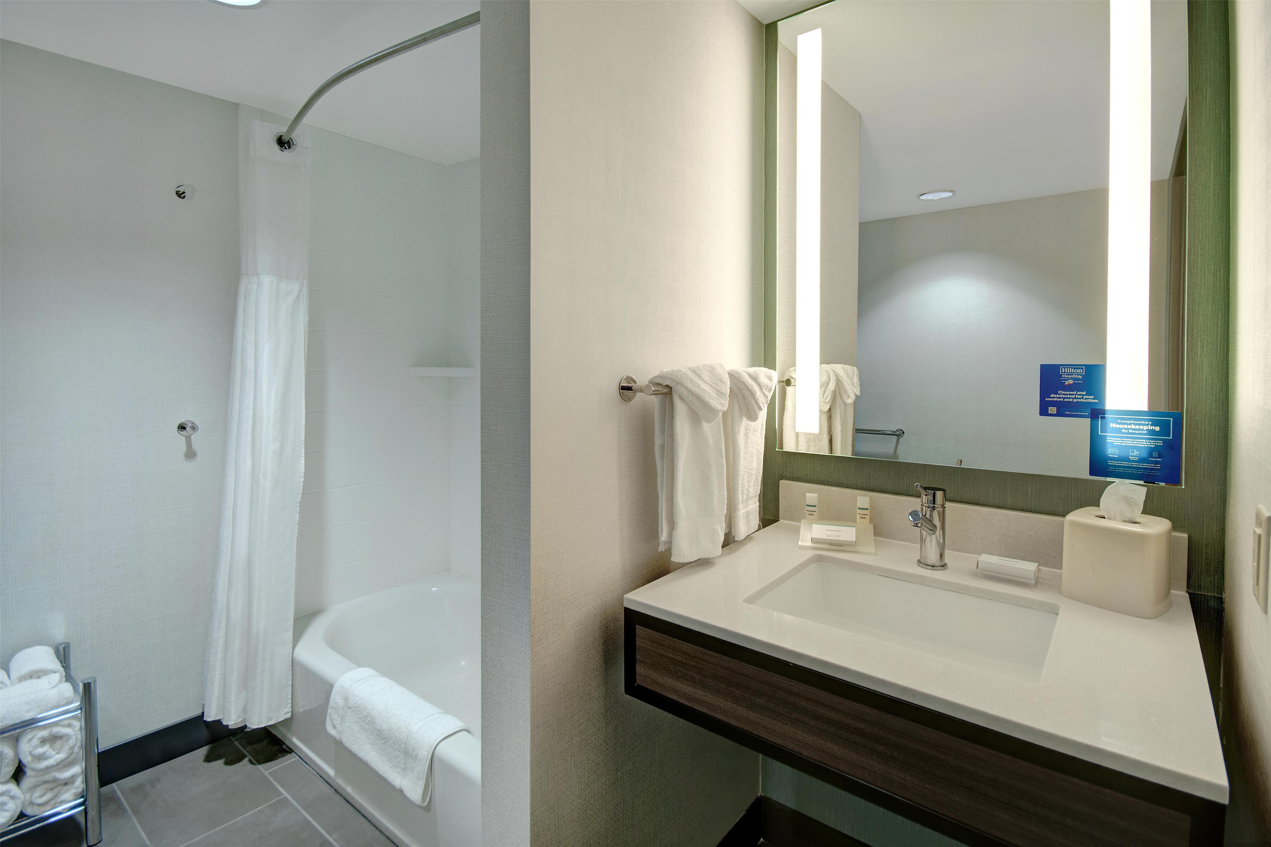 Guest room bath