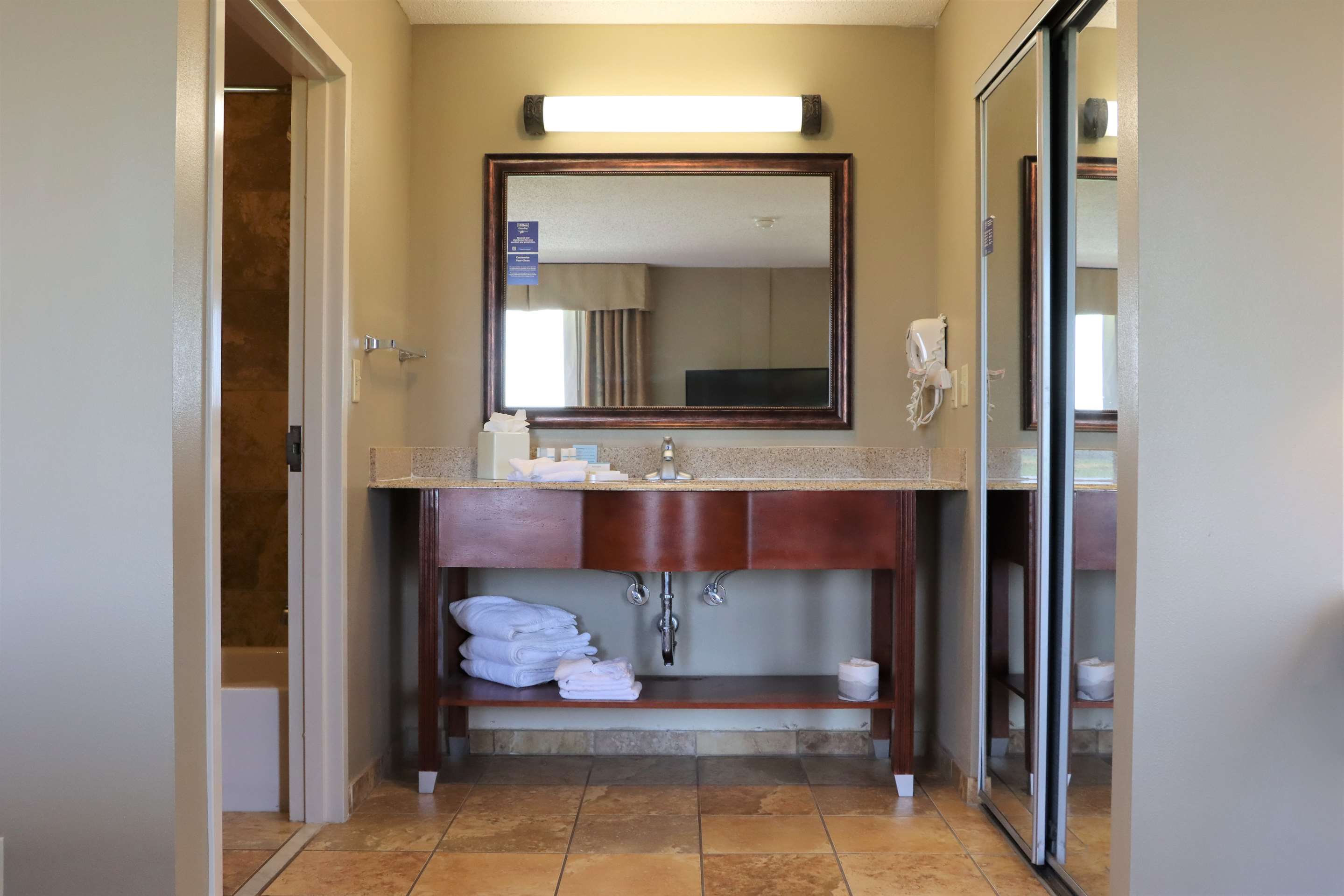 Guest room bath