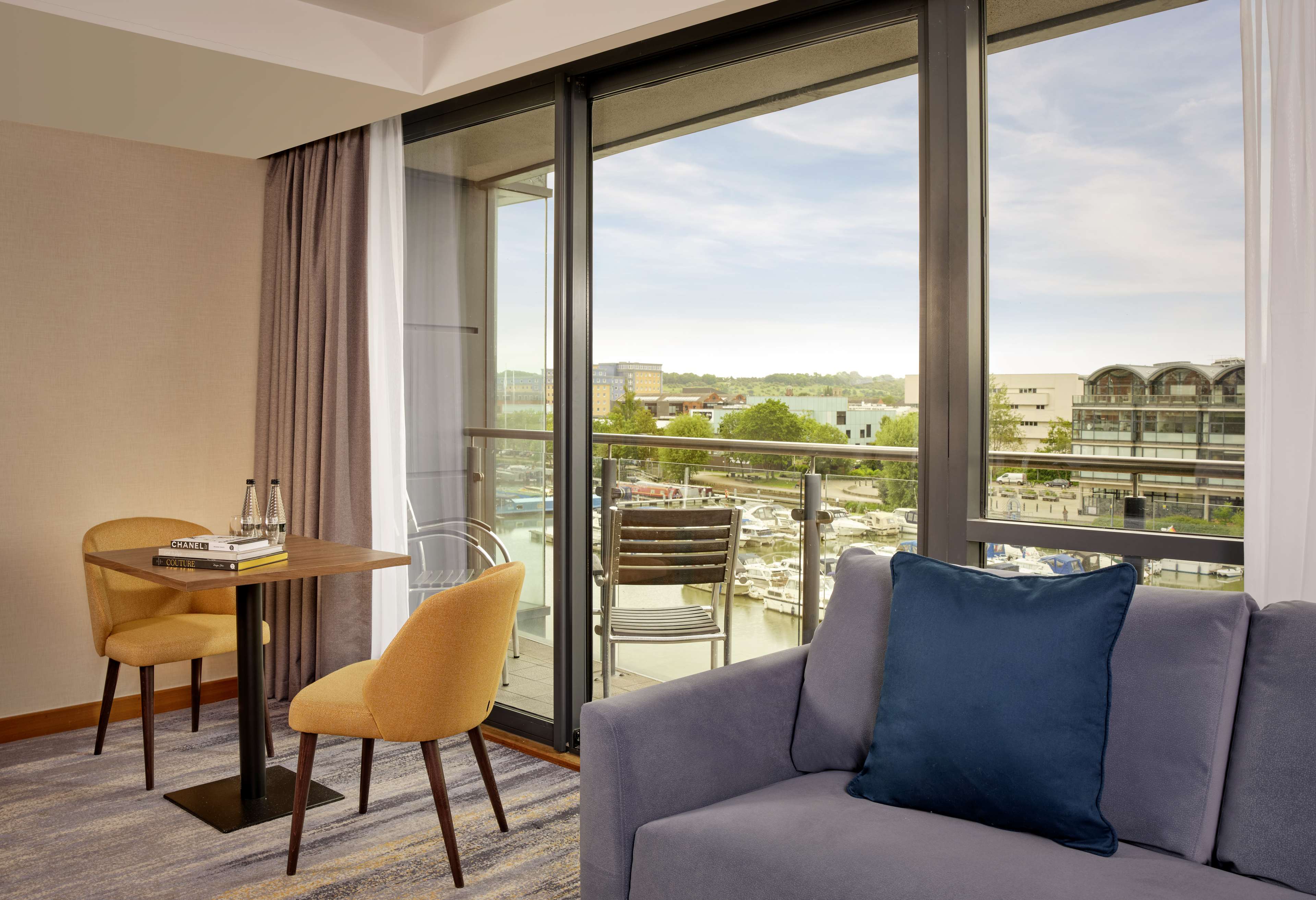 DoubleTree by Hilton Lincoln Room Type - KING ONE BEDROOM SUITE