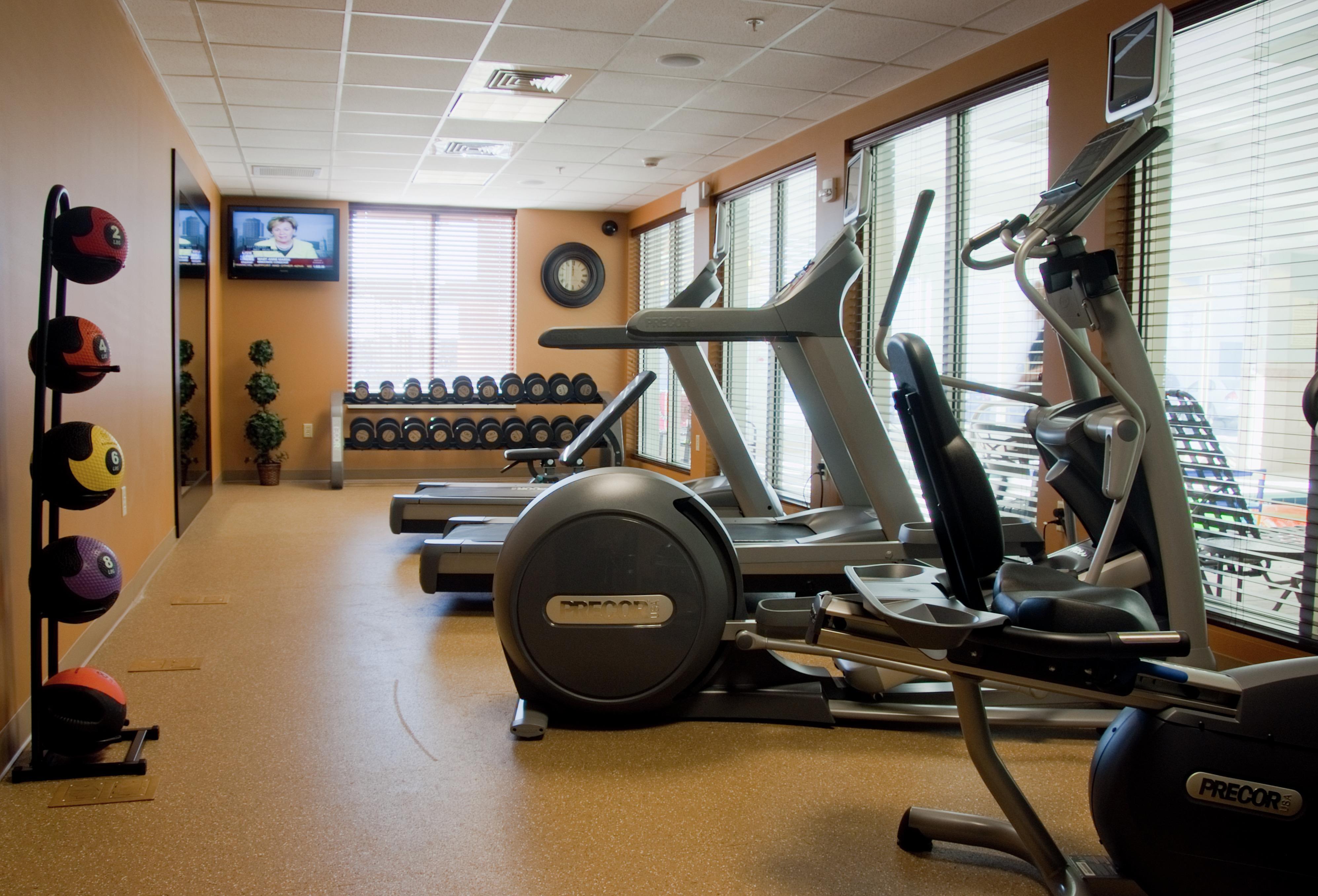 Health club fitness center gym | Hilton Garden Inn Dulles North