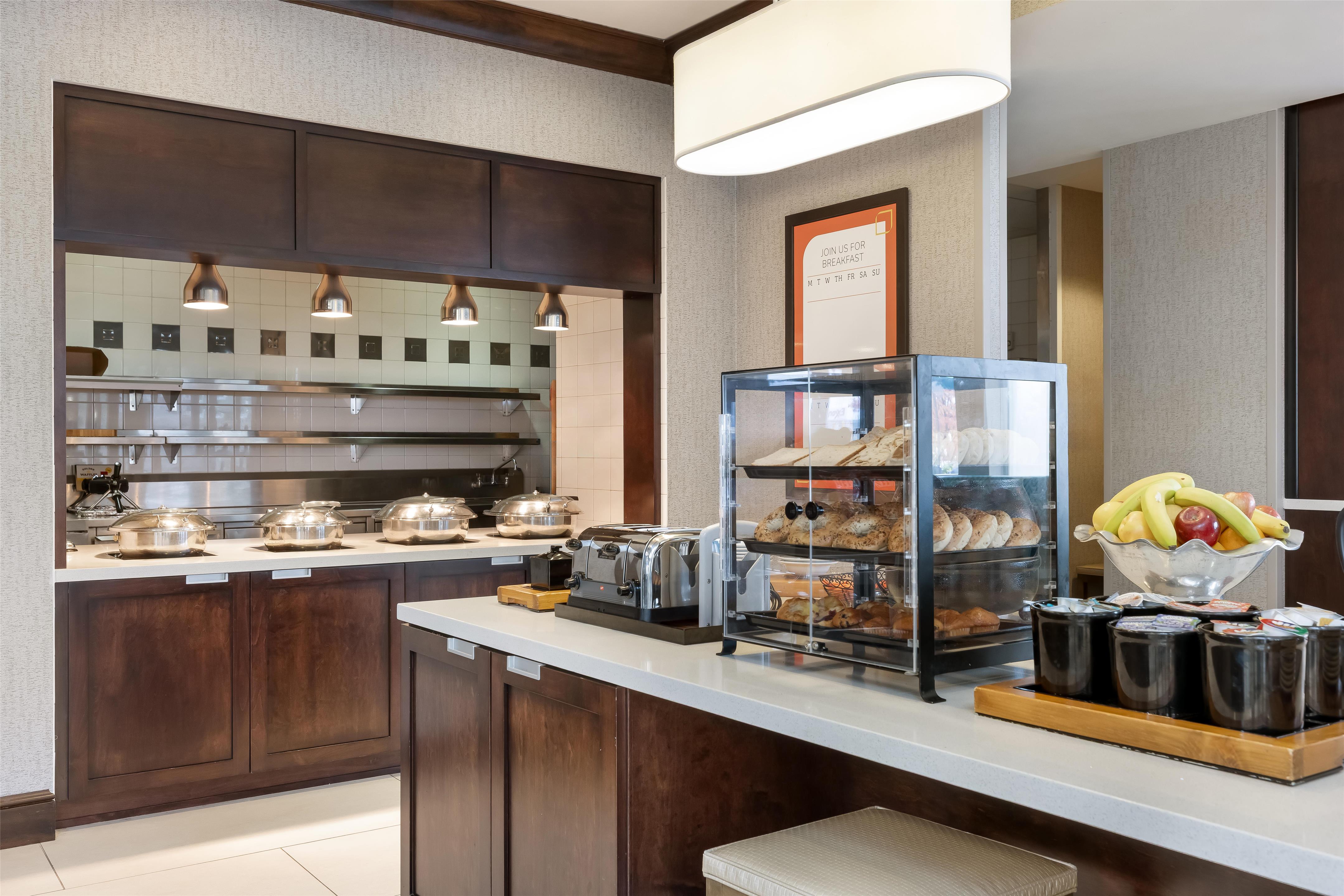Breakfast Area | Hilton Garden Inn Dulles North