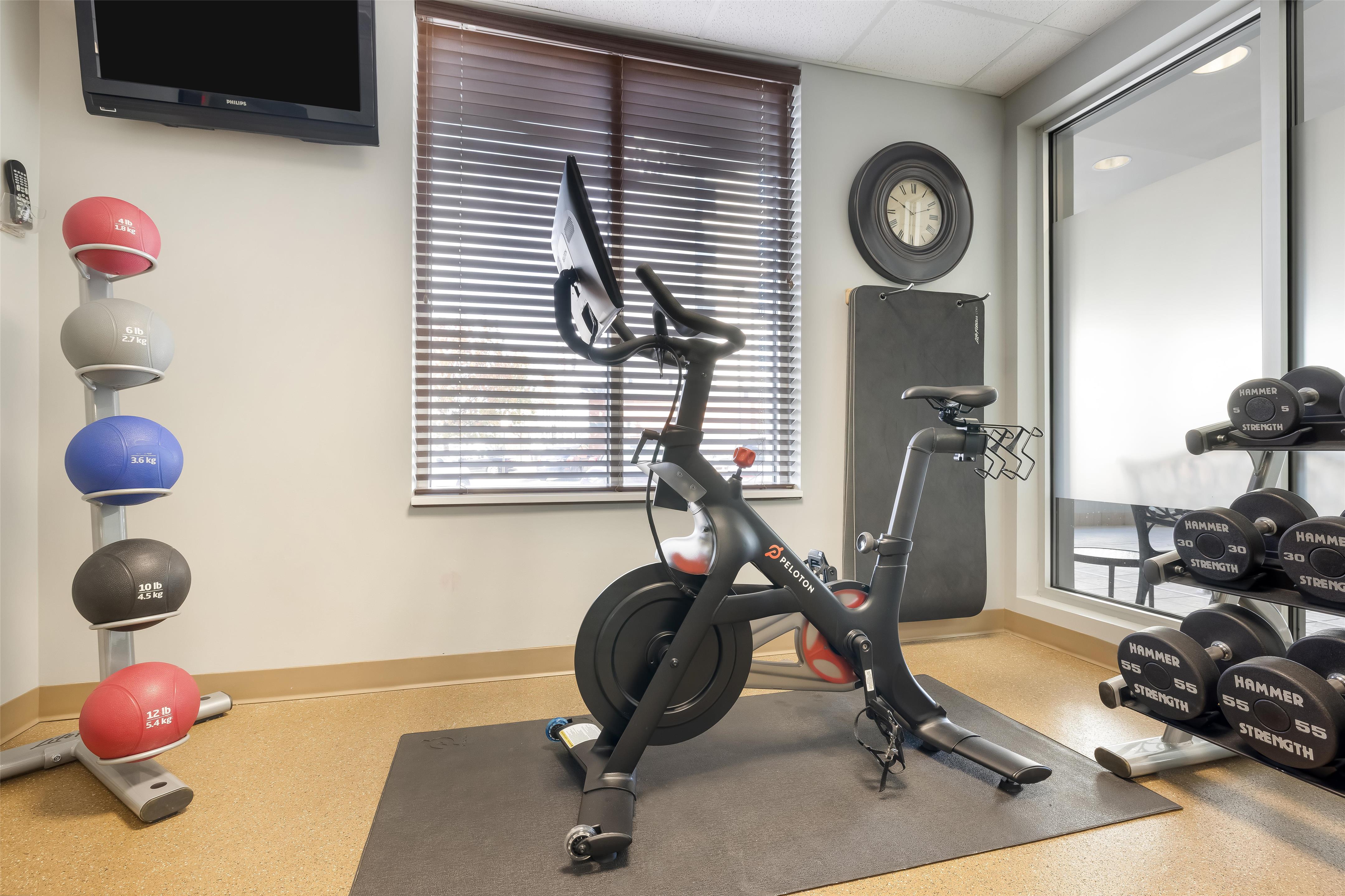 Health club fitness center gym | Hilton Garden Inn Dulles North