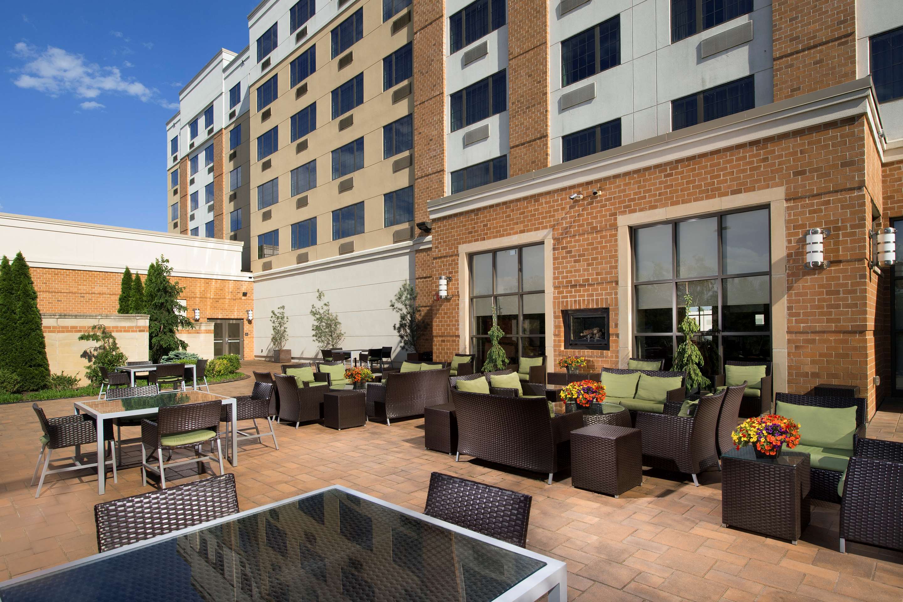 Restaurant | DoubleTree by Hilton Sterling - Dulles Airport