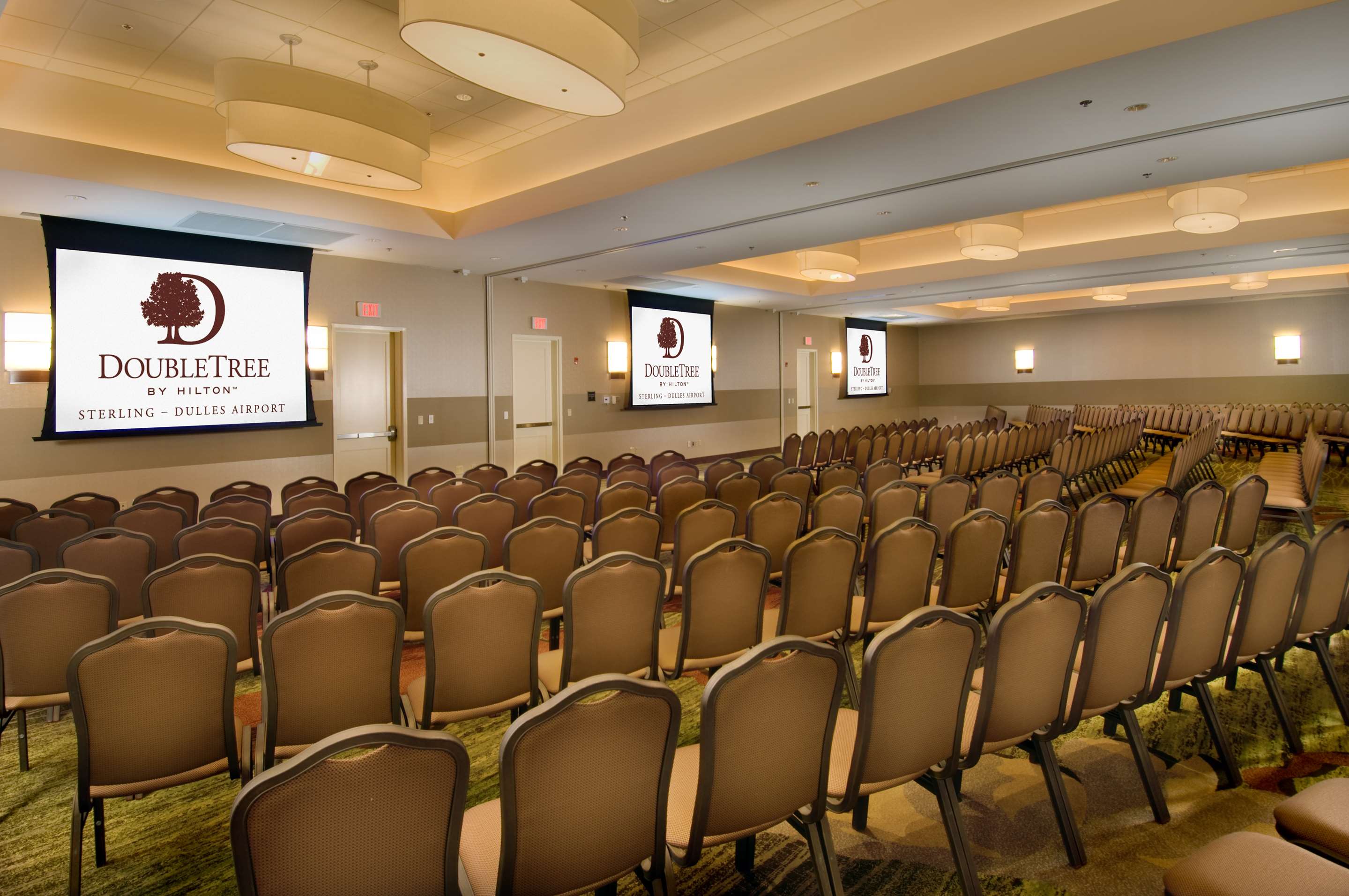 Meeting Room | DoubleTree by Hilton Sterling - Dulles Airport