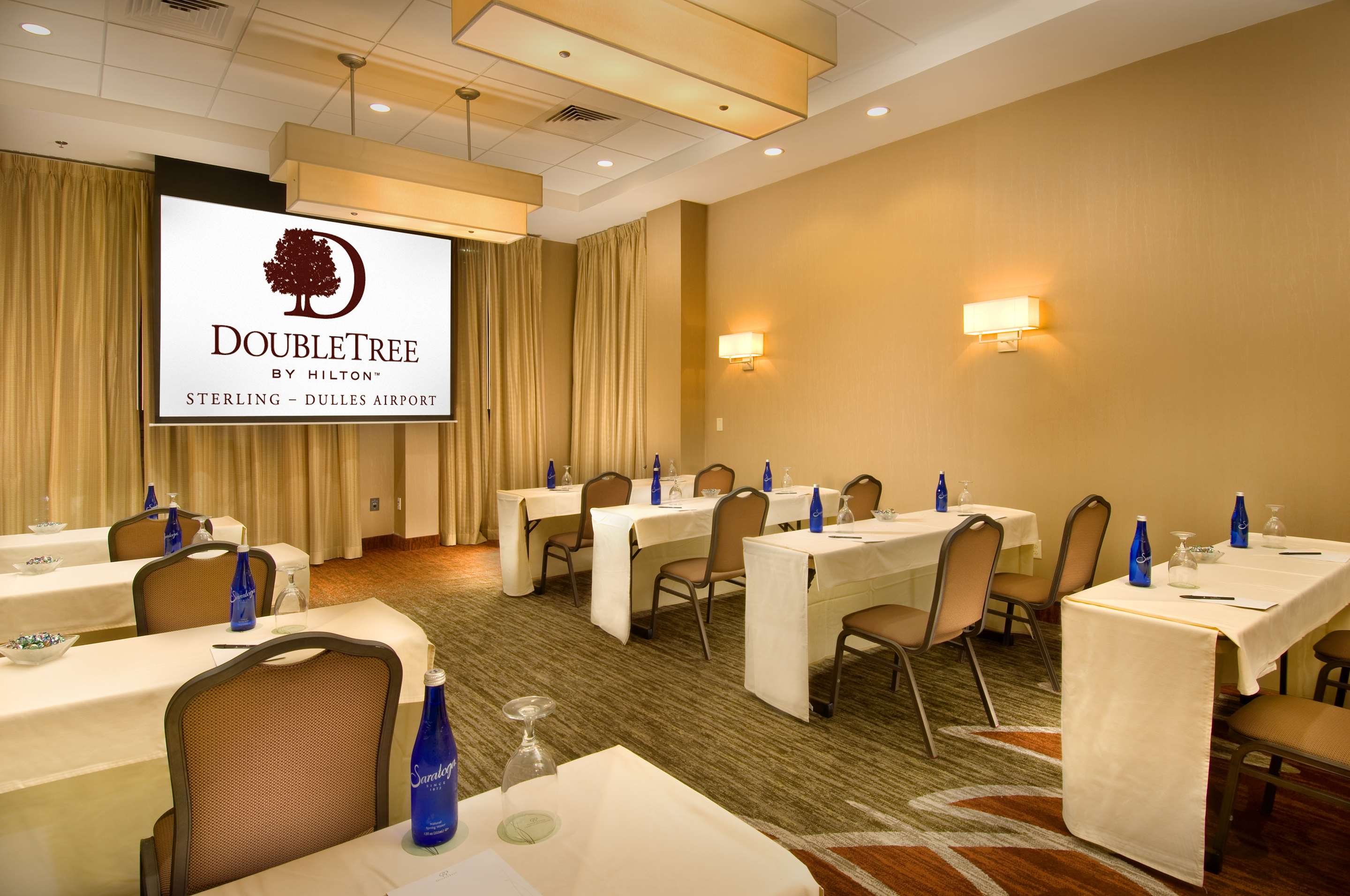 Meeting Room | DoubleTree by Hilton Sterling - Dulles Airport