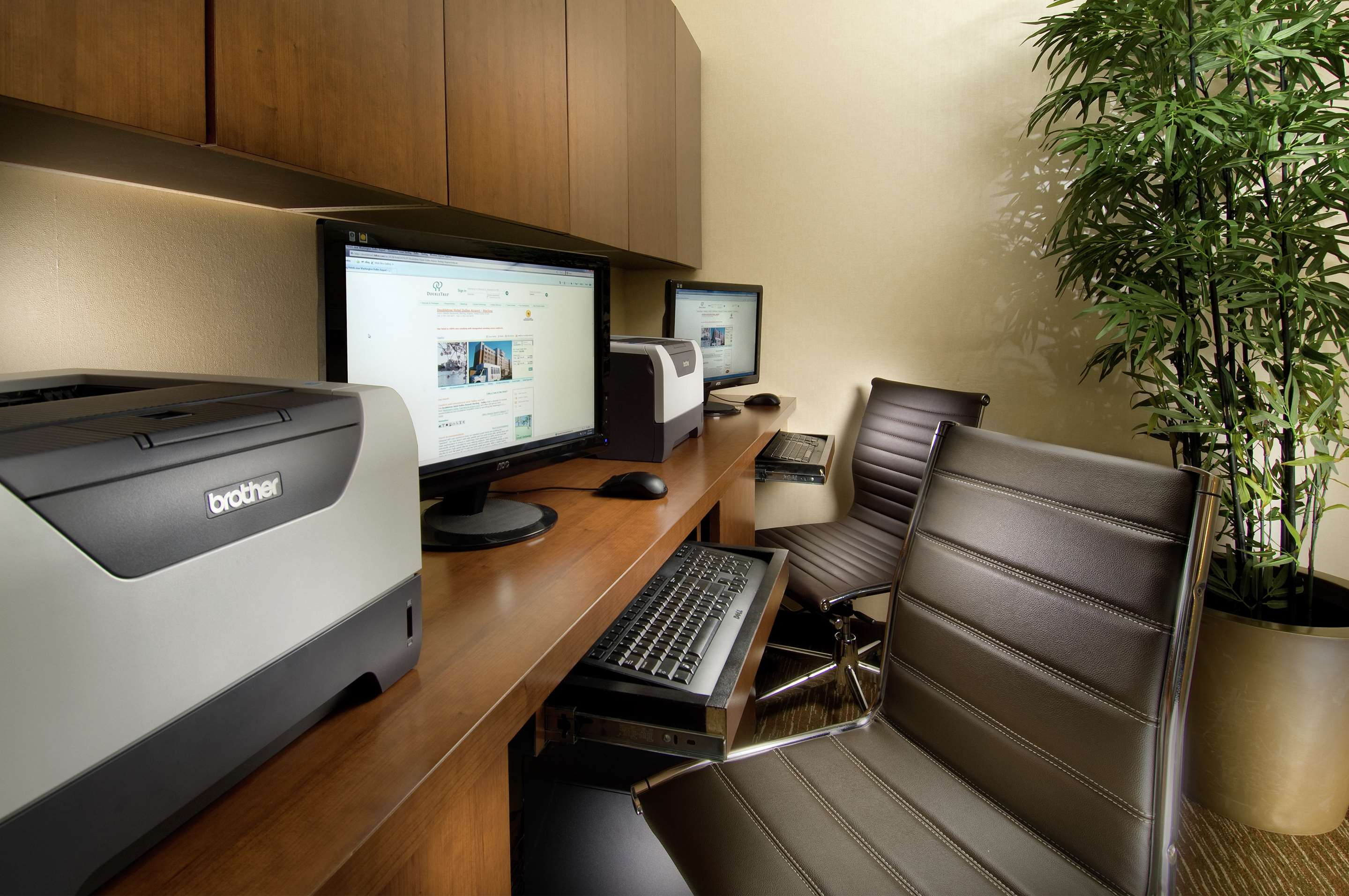 Business Center | DoubleTree by Hilton Sterling - Dulles Airport