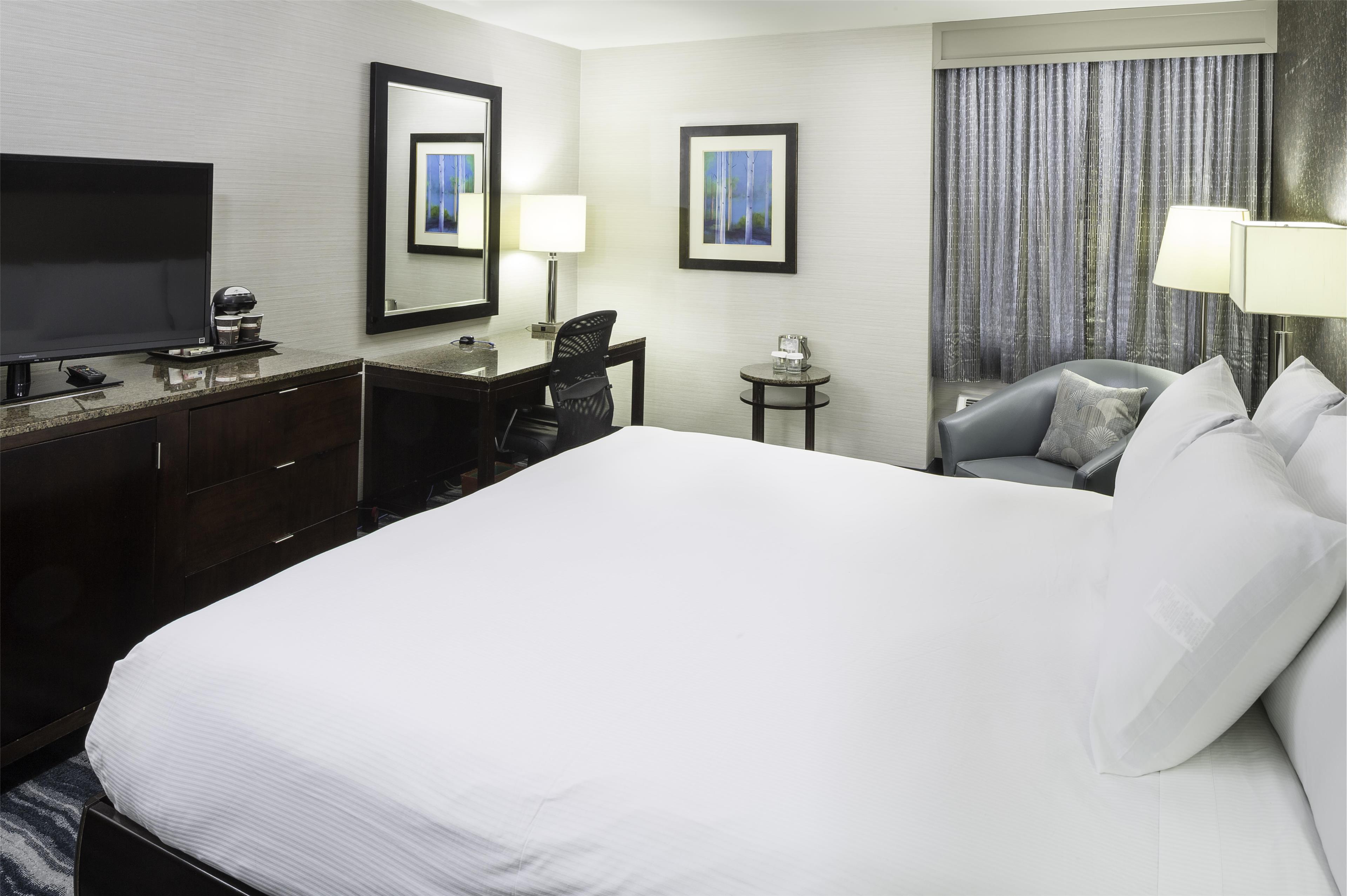 Doubletree By Hilton Wilmington Room Type - 1 KING BED NONSMOKING