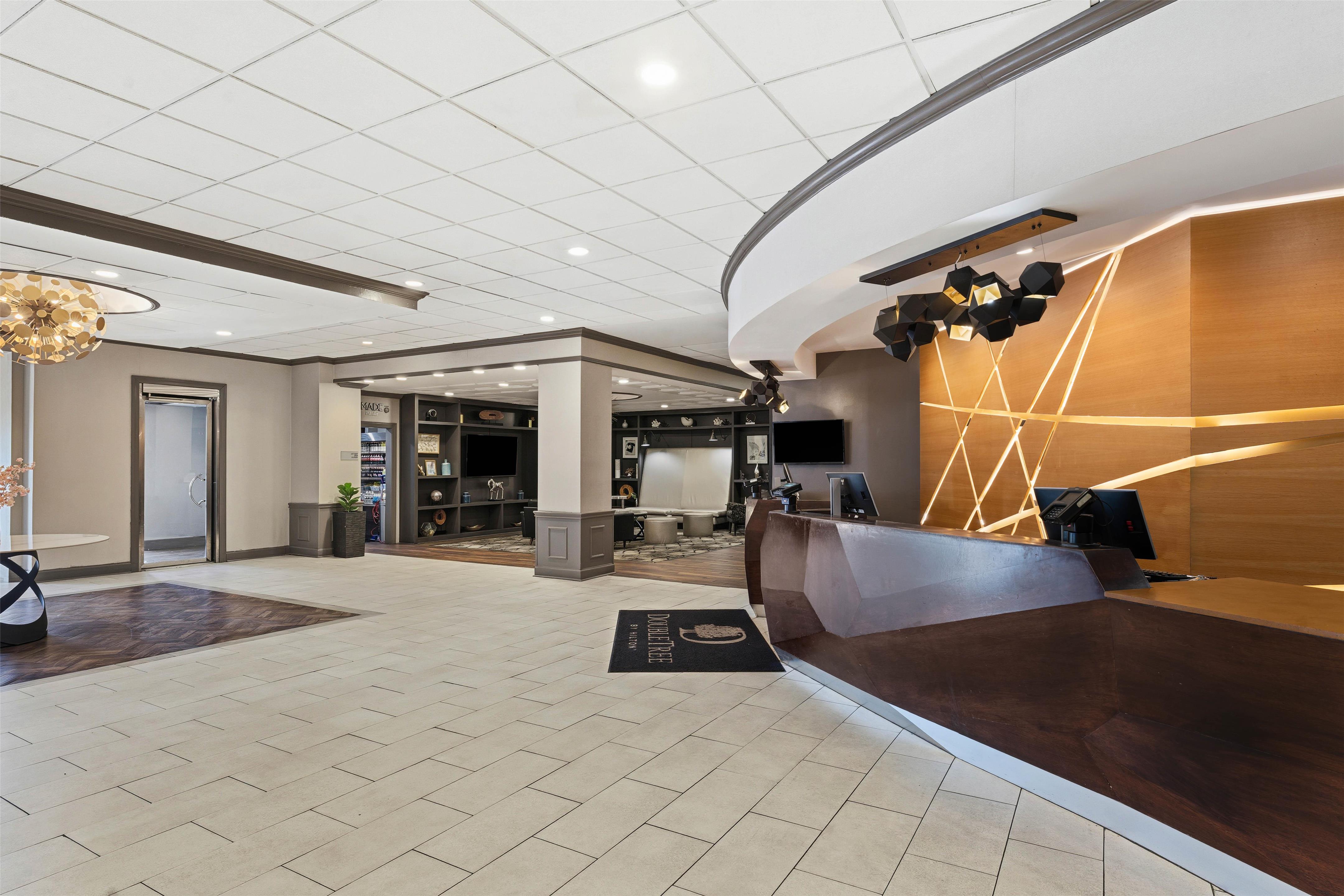 Reception | DoubleTree by Hilton Hotel Wilmington