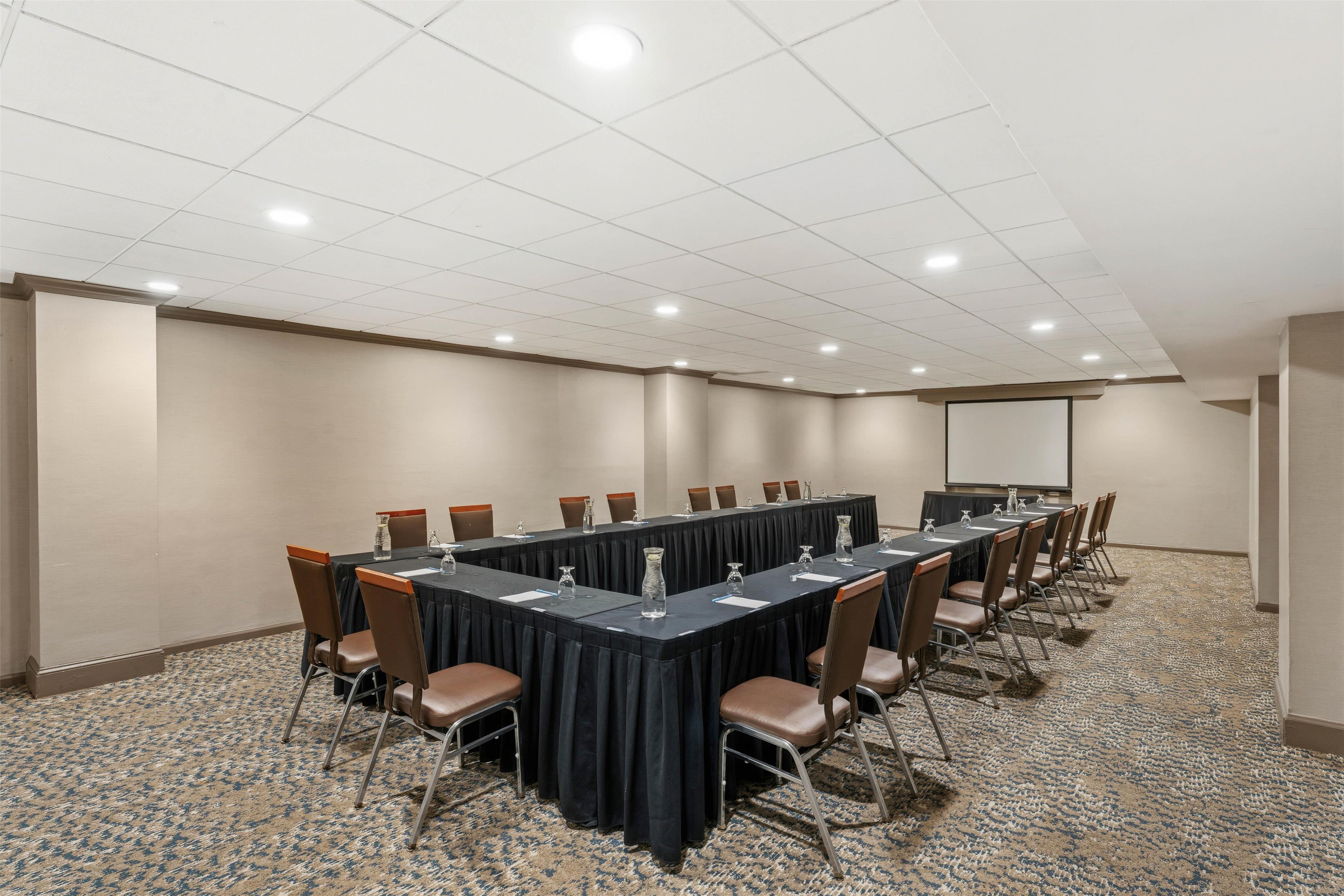 Meeting Room | DoubleTree by Hilton Hotel Wilmington