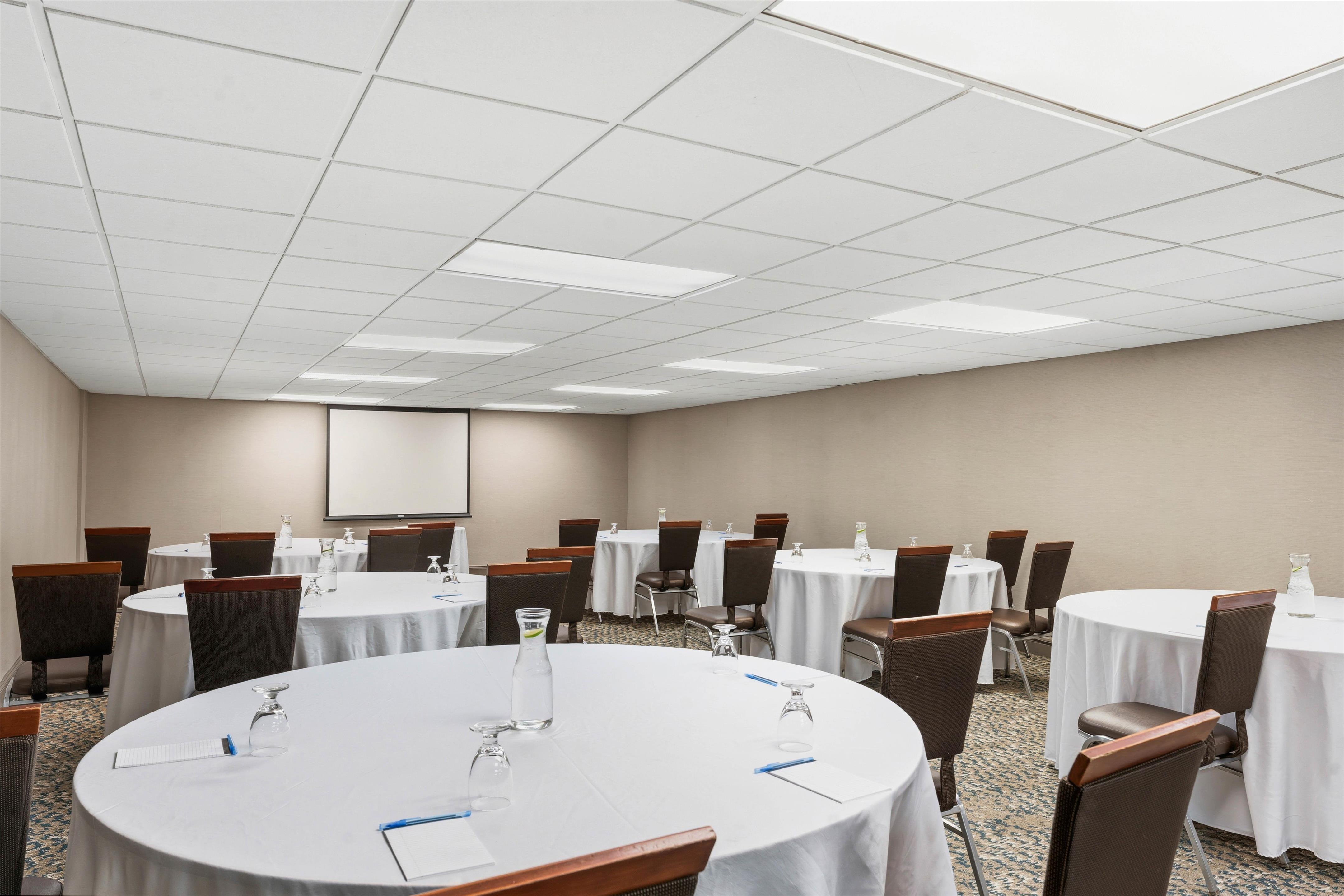 Meeting Room | DoubleTree by Hilton Hotel Wilmington
