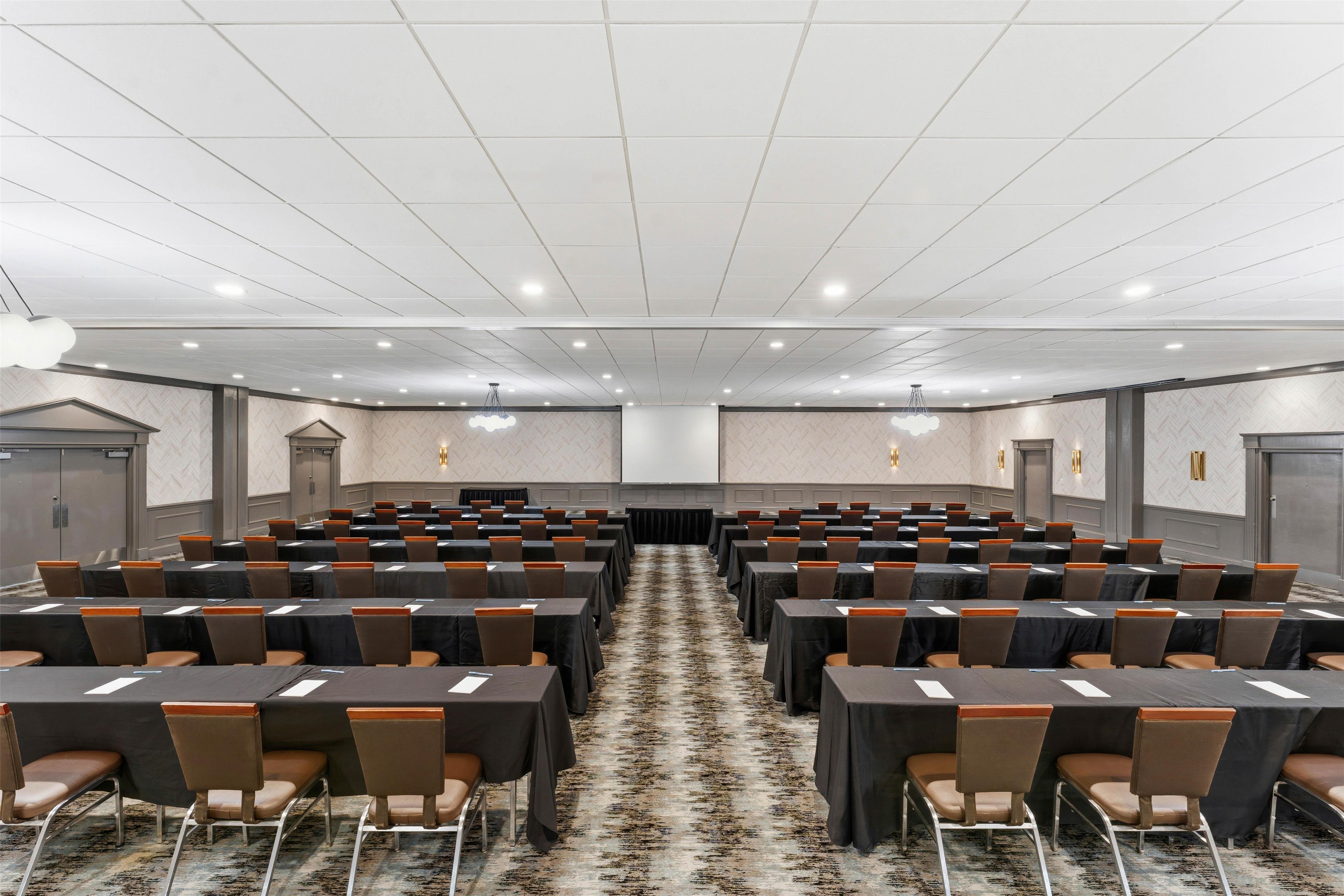 Meeting Room | DoubleTree by Hilton Hotel Wilmington