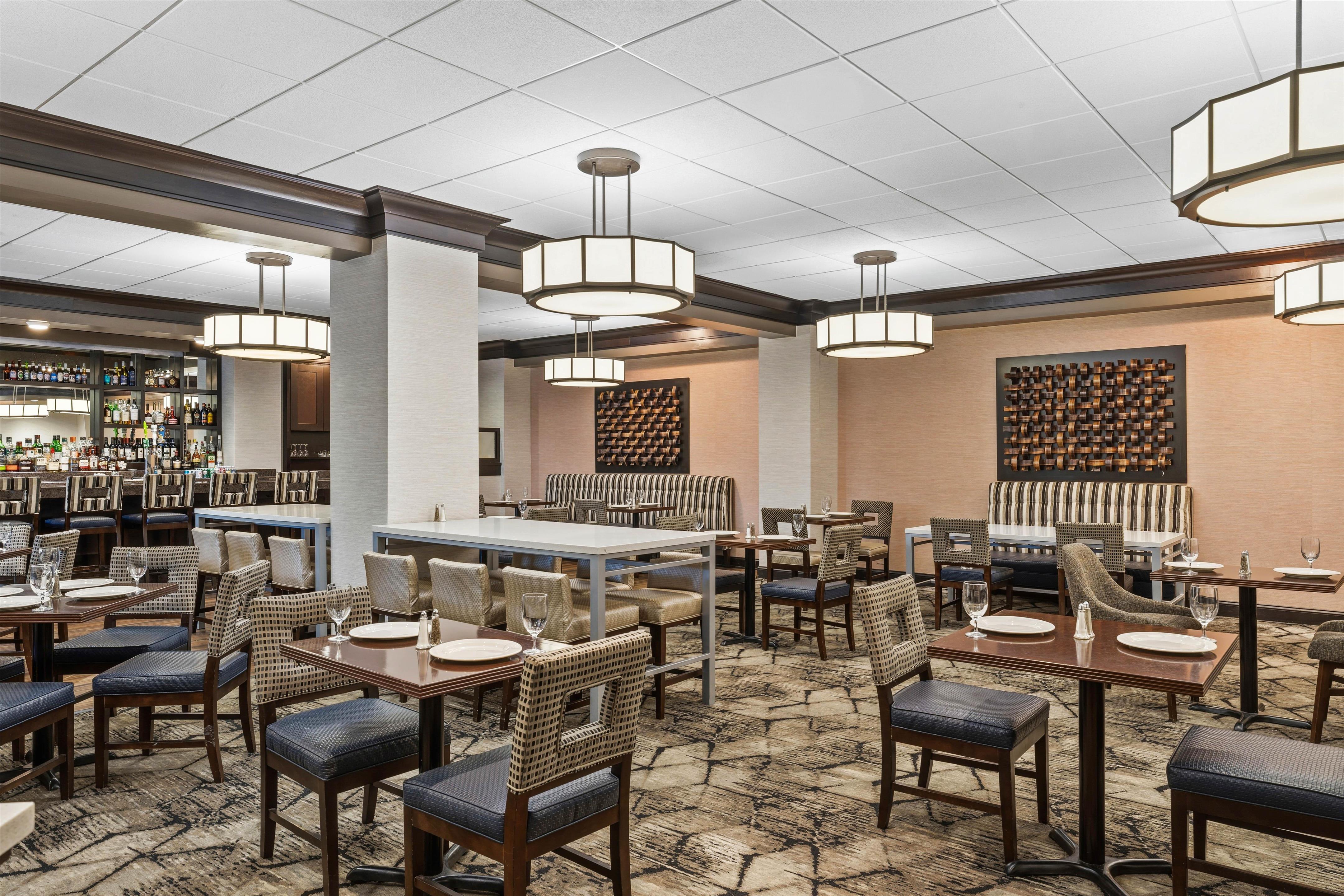 Restaurant | DoubleTree by Hilton Hotel Wilmington