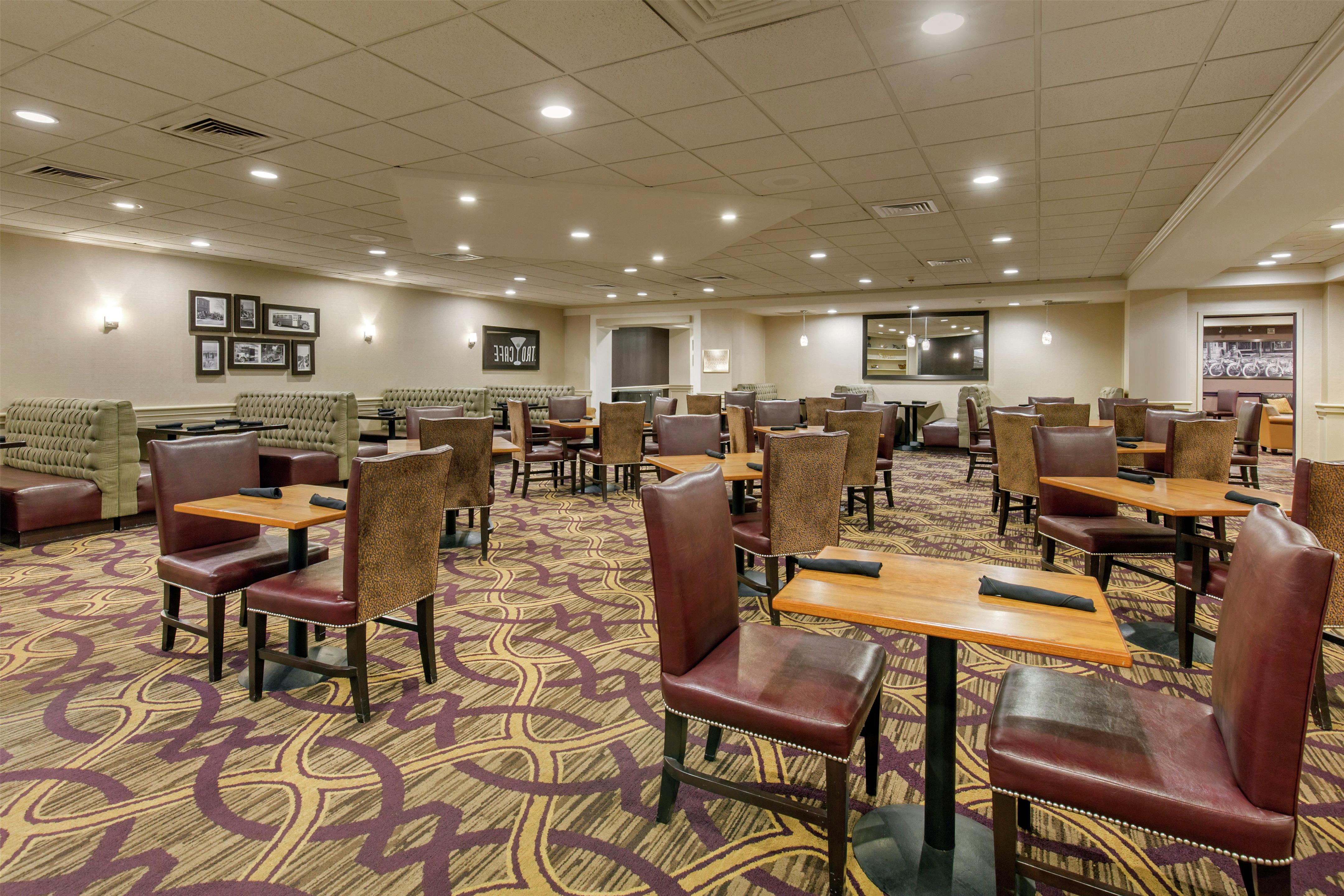 Restaurant | DoubleTree by Hilton Downtown Wilmington - Legal District