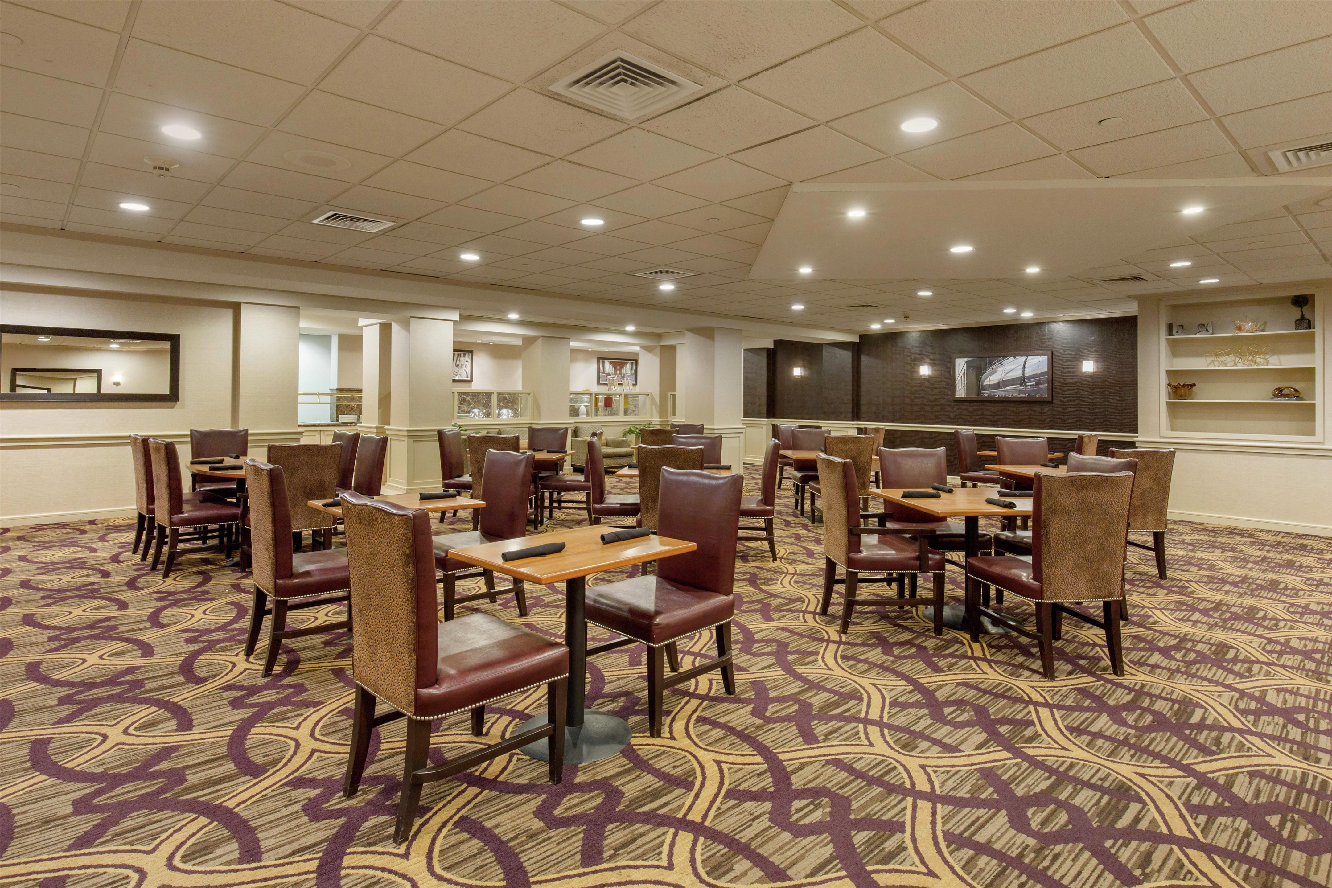 Restaurant | DoubleTree by Hilton Downtown Wilmington - Legal District