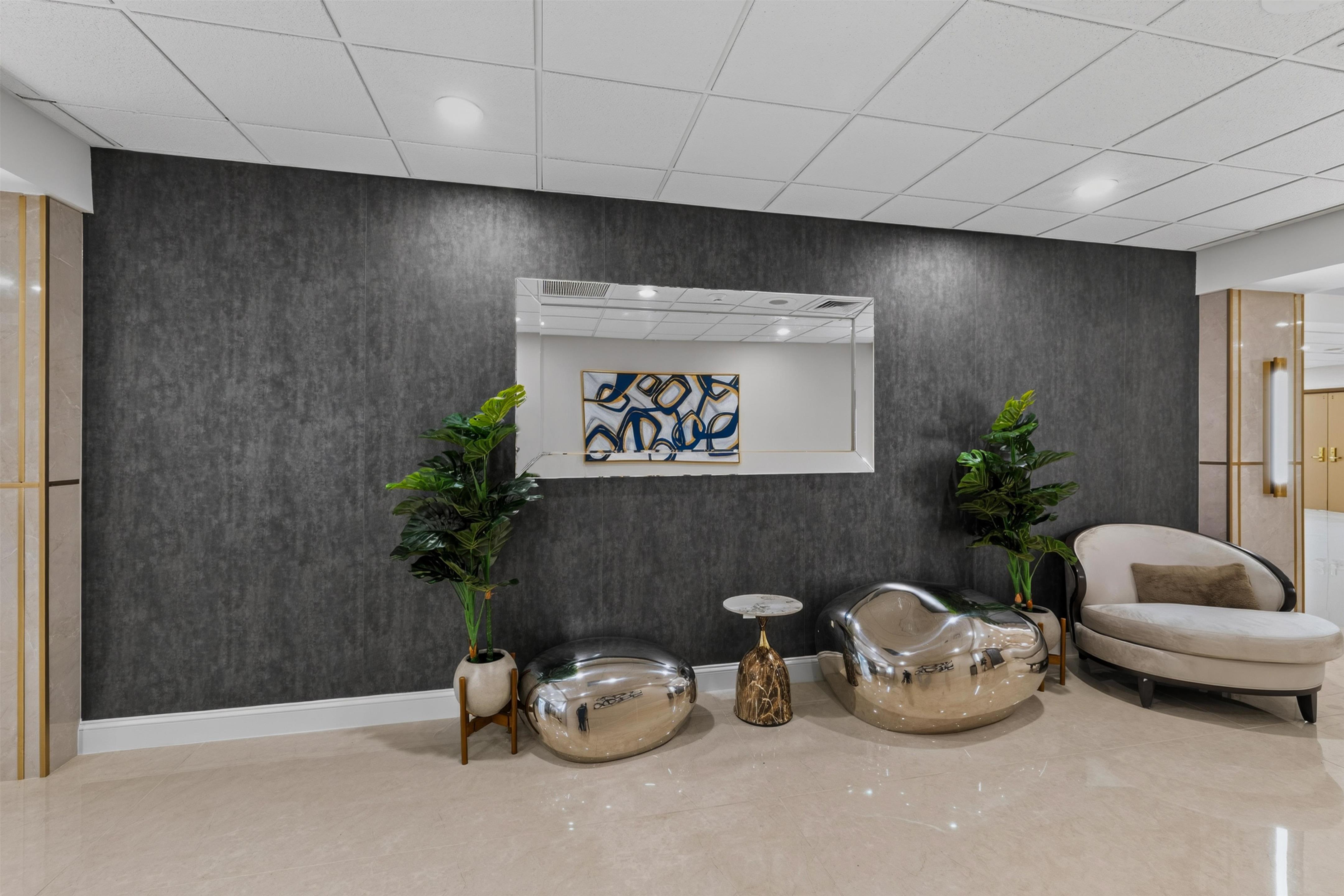 Lobby | DoubleTree by Hilton Downtown Wilmington - Legal District