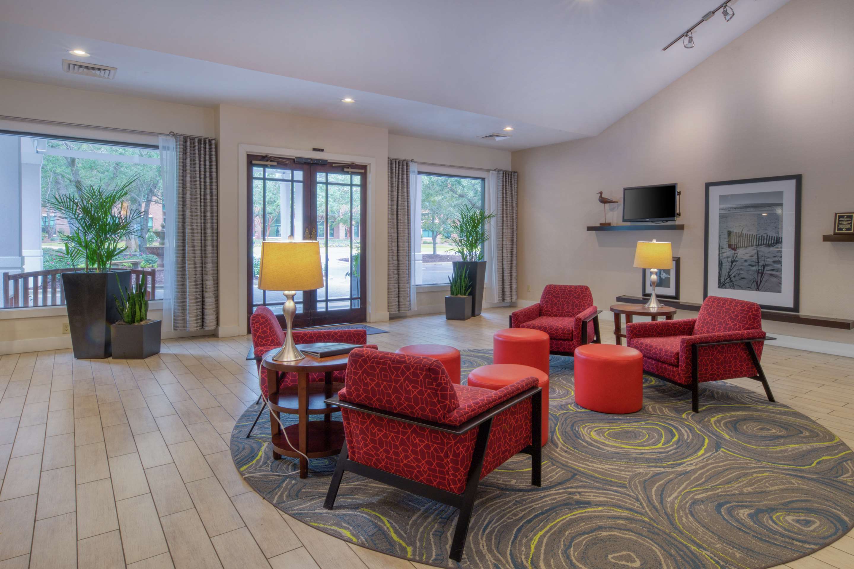 Lobby | Hampton Inn & Suites Wilmington/Wrightsville Beach