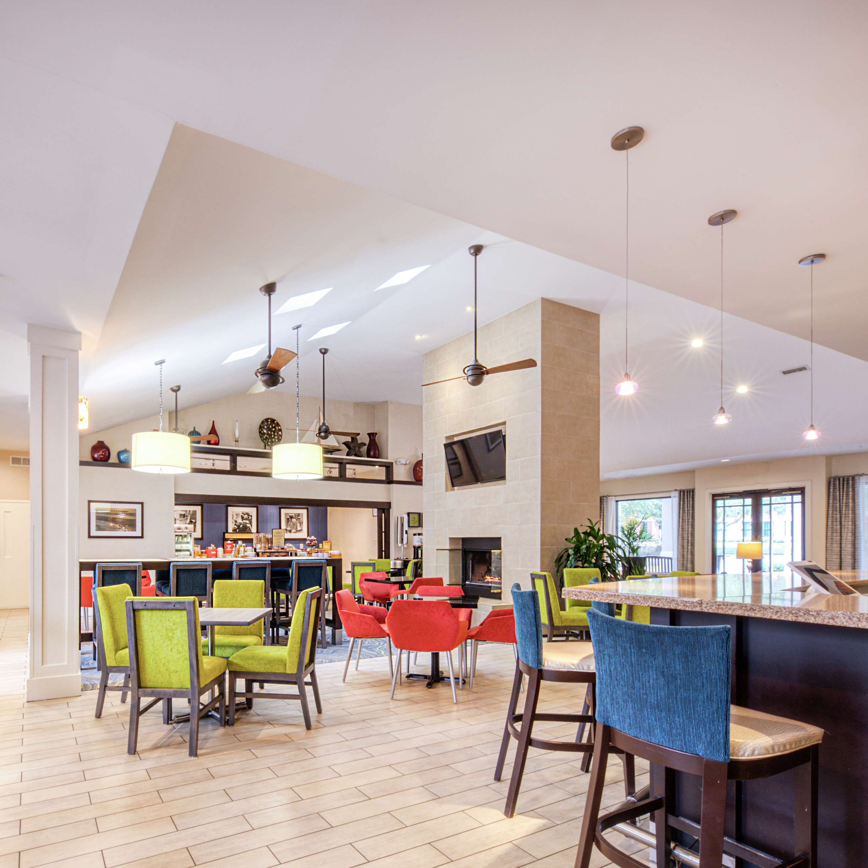 Lobby | Hampton Inn & Suites Wilmington/Wrightsville Beach