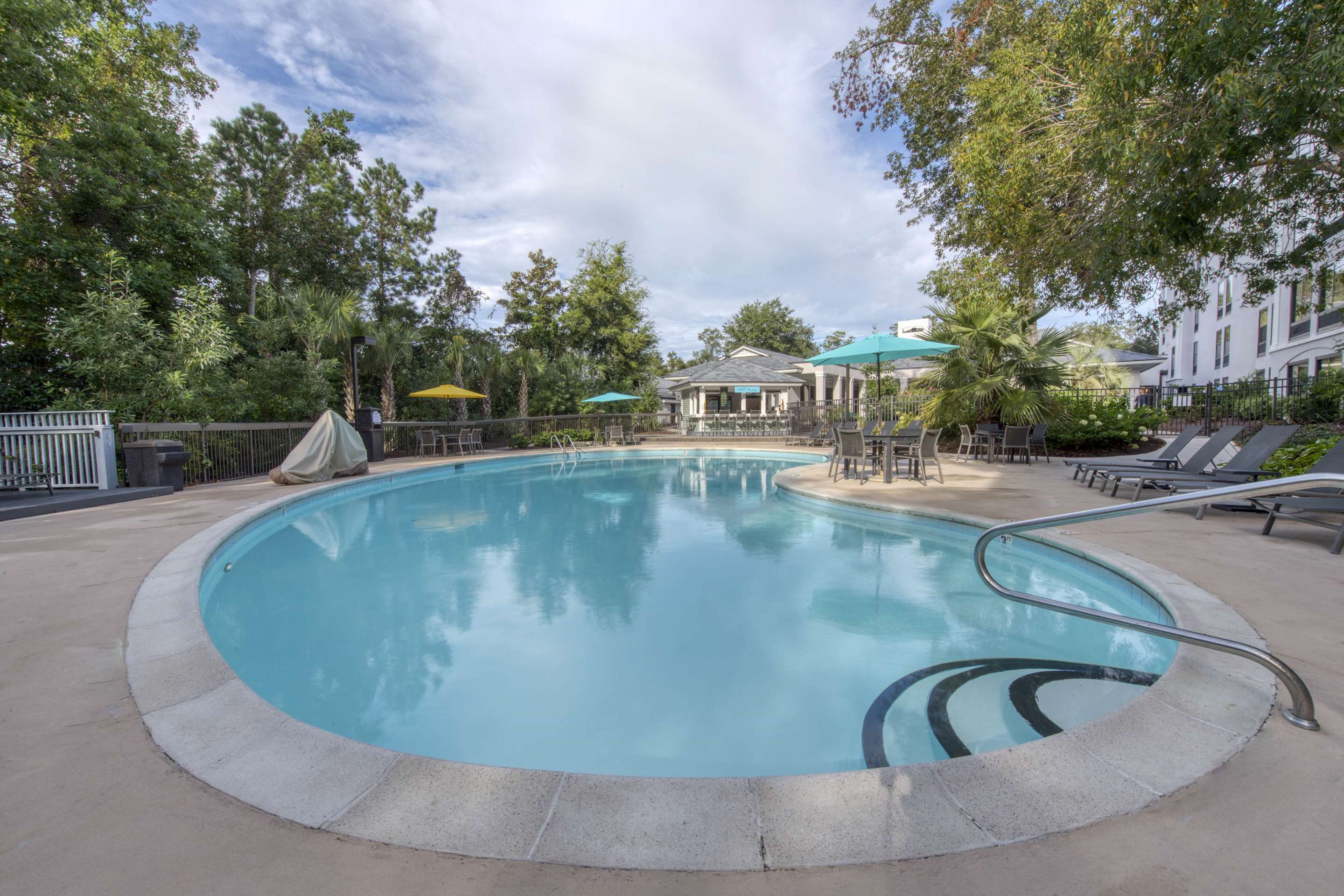 Pool | Hampton Inn & Suites Wilmington/Wrightsville Beach
