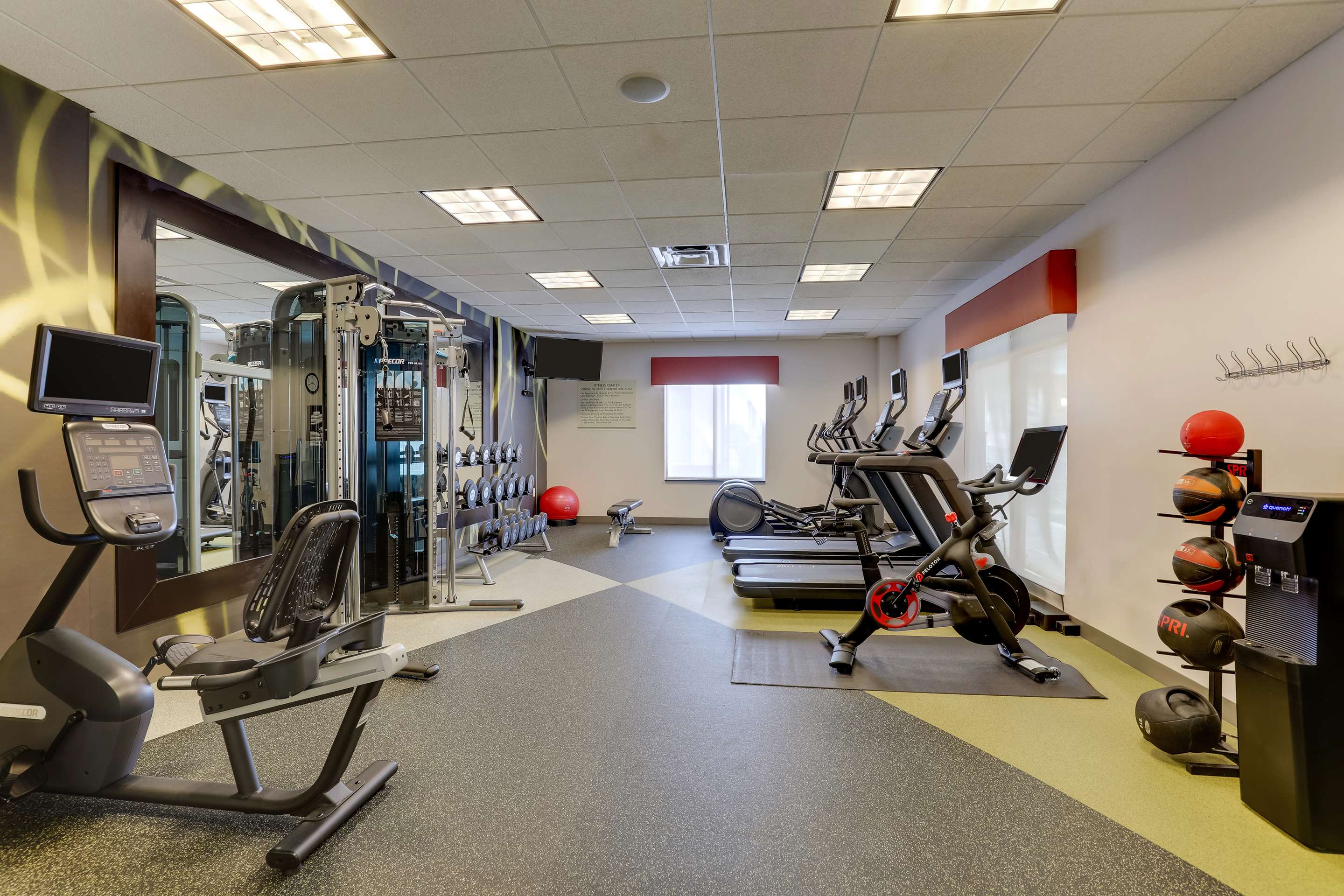 Health club fitness center gym | Hilton Garden Inn Indianapolis Airport