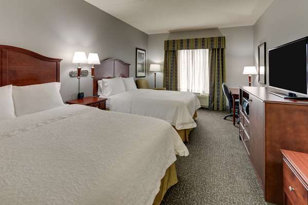  - Hampton Inn & Suites Airport Indianapolis - I-70, Exit 68