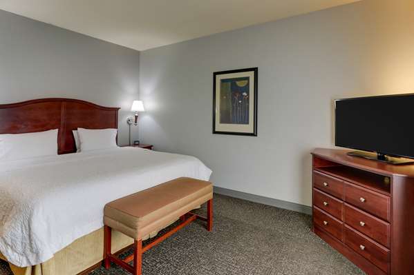 - Hampton Inn & Suites Airport Indianapolis - I-70, Exit 68